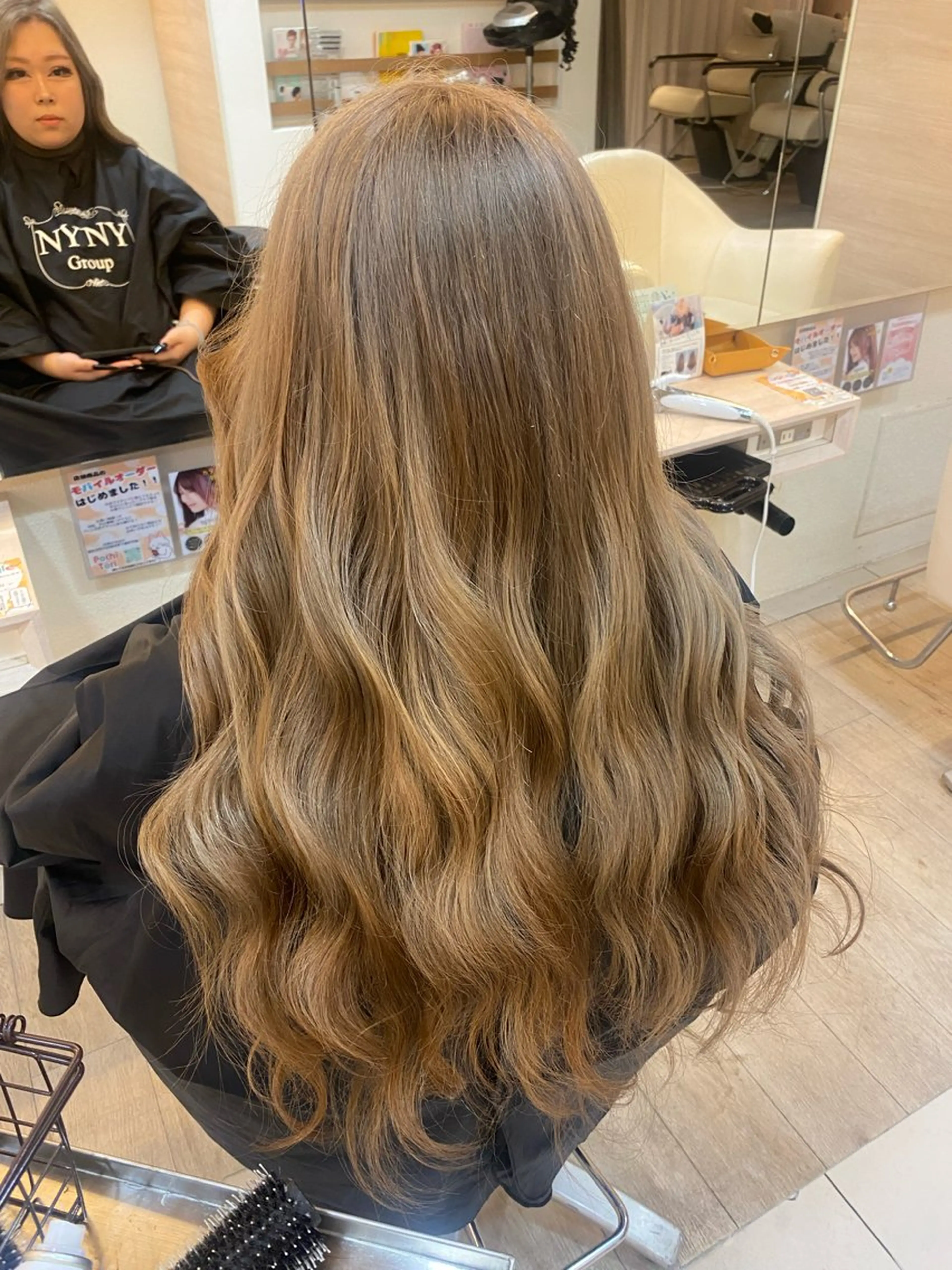 ロング カラー ベージュカラー イルミナカラー ミルクティーベージュ ホワイトベージュ カット ヘアカラー トリートメント 塩谷黎✨ブリーチ無W カラーメンズパーマ✨のヘアスタイル