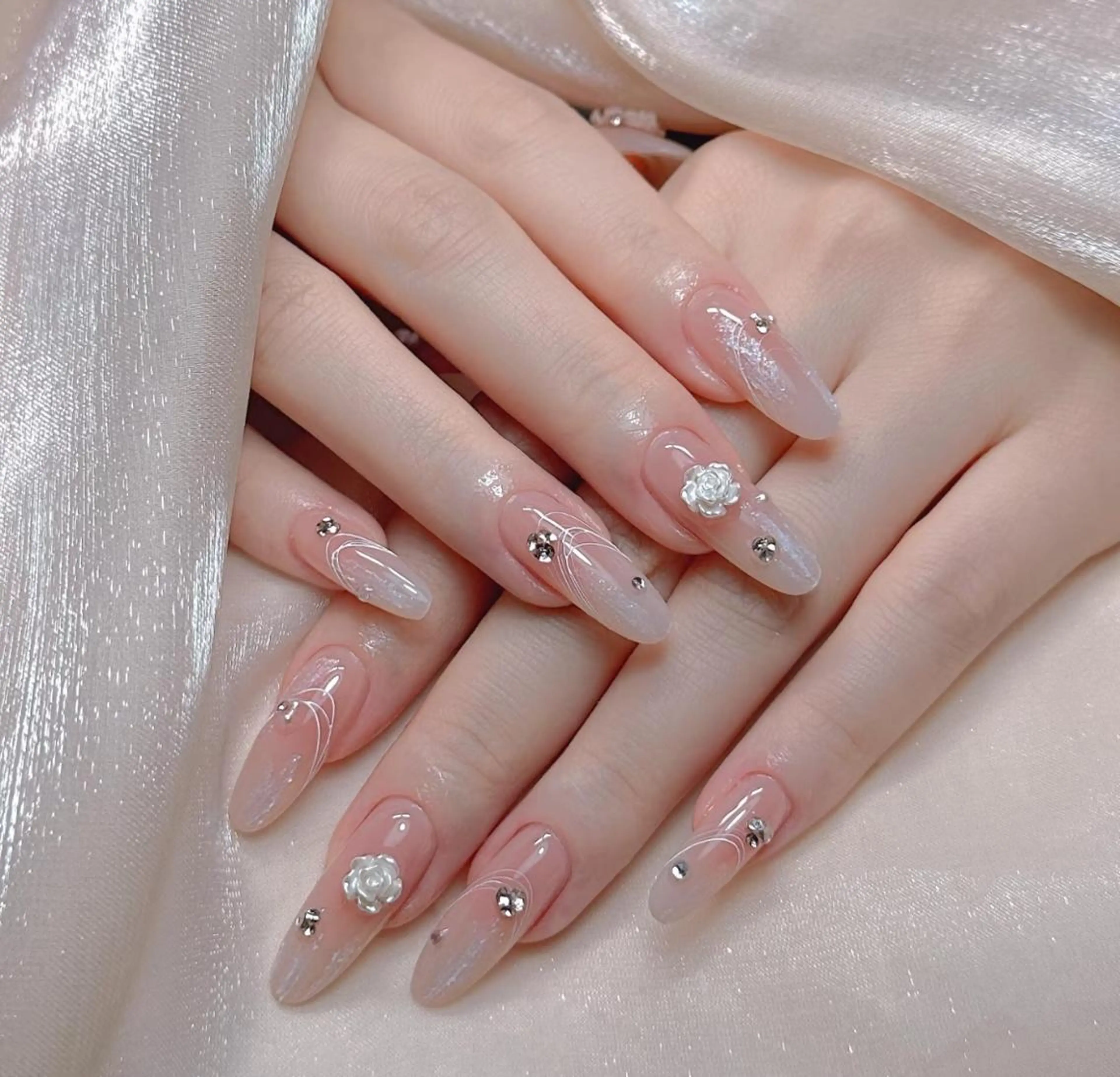 ネイル ビルドアップ ビューティー　なつのネイルデザイン