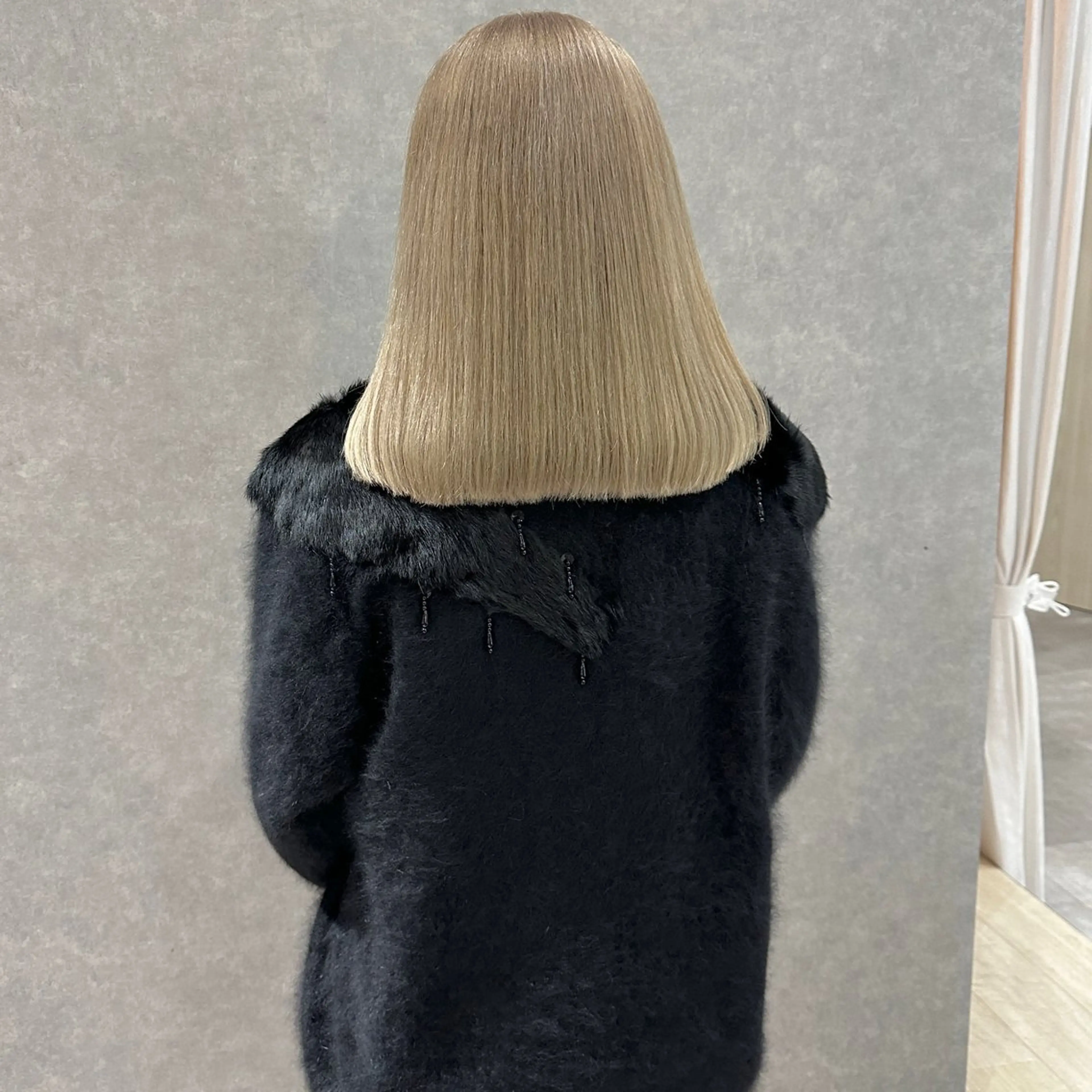 セミロング カラー はちすか るかのヘアスタイル