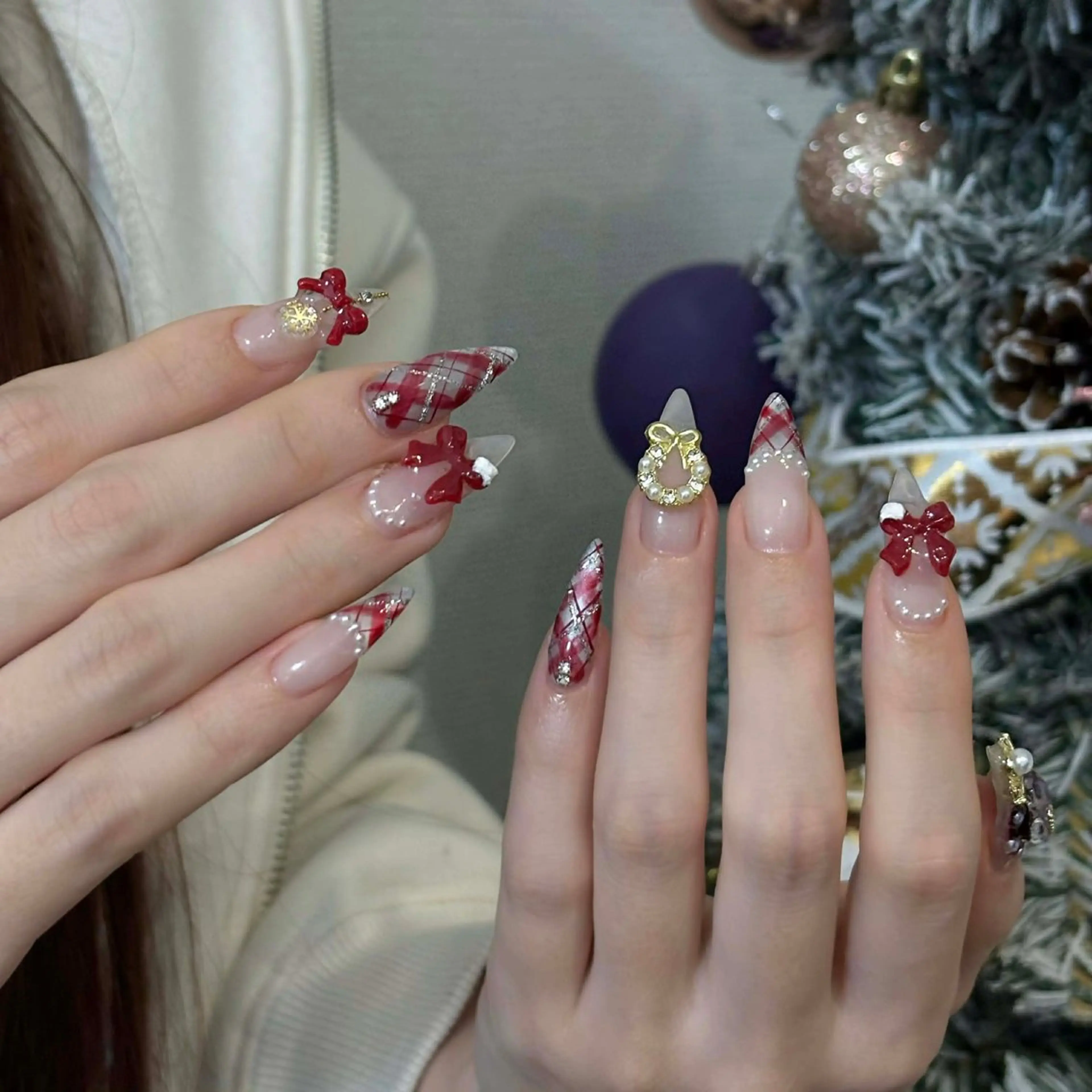 ネイル オーロラネイル ボルドー ブラウン 氷ネイル・うるうるネイル キラキラネイル Julli NailStudioのネイルデザイン