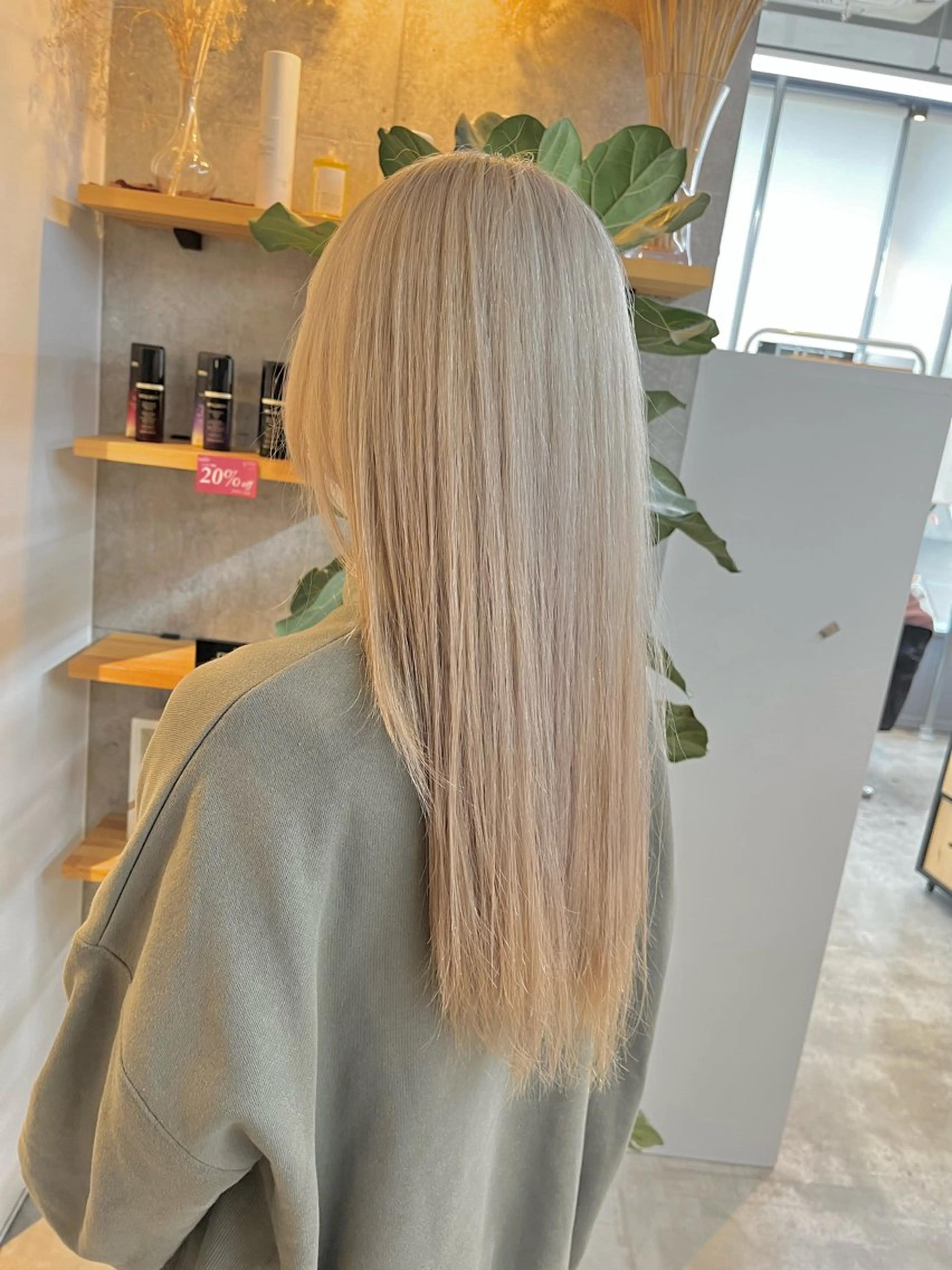 セミロング カラー ヘアカラー ハイトーンカラ ー/小川のヘアスタイル