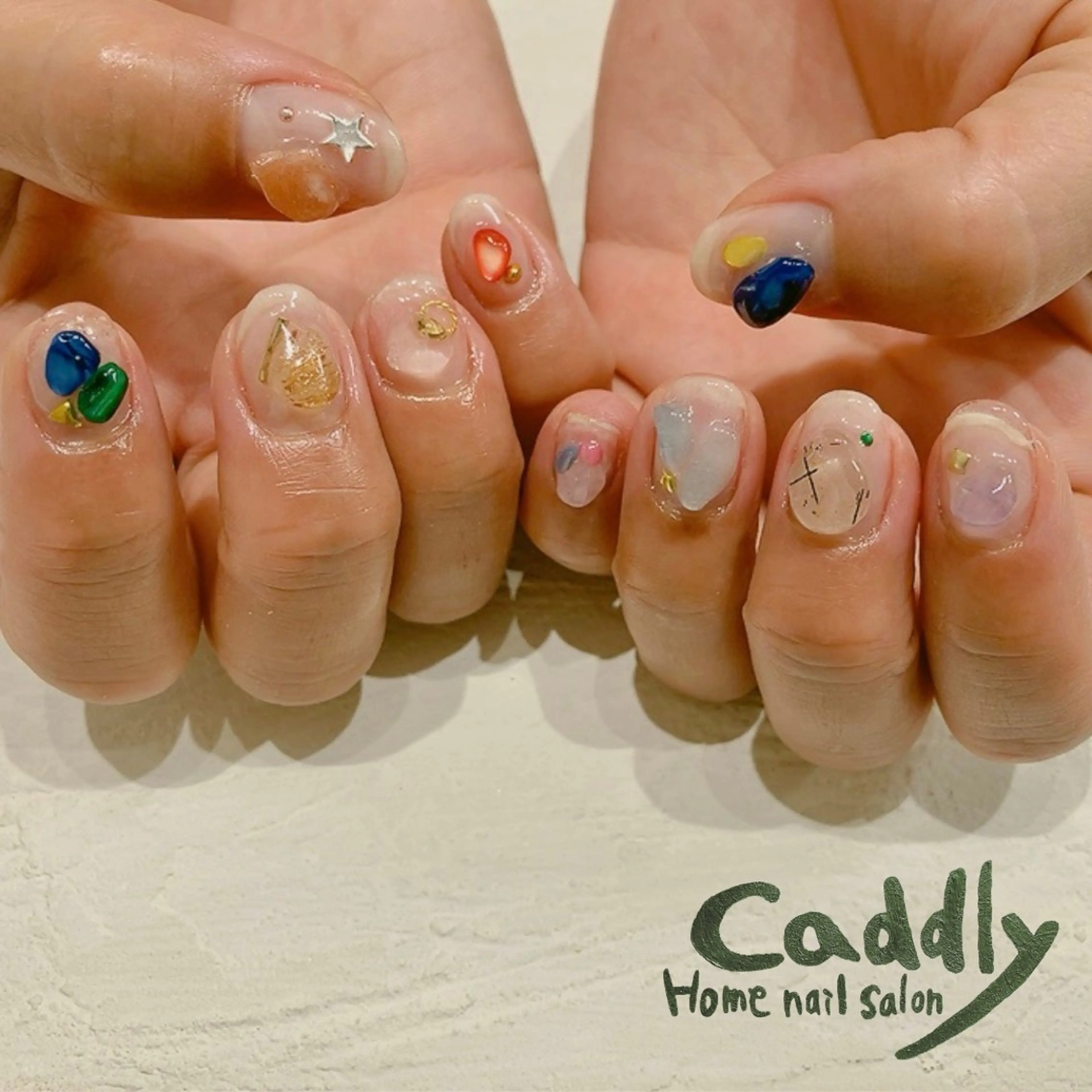 ネイル ニュアンスネイル ストーンネイル caddly naoのネイルデザイン