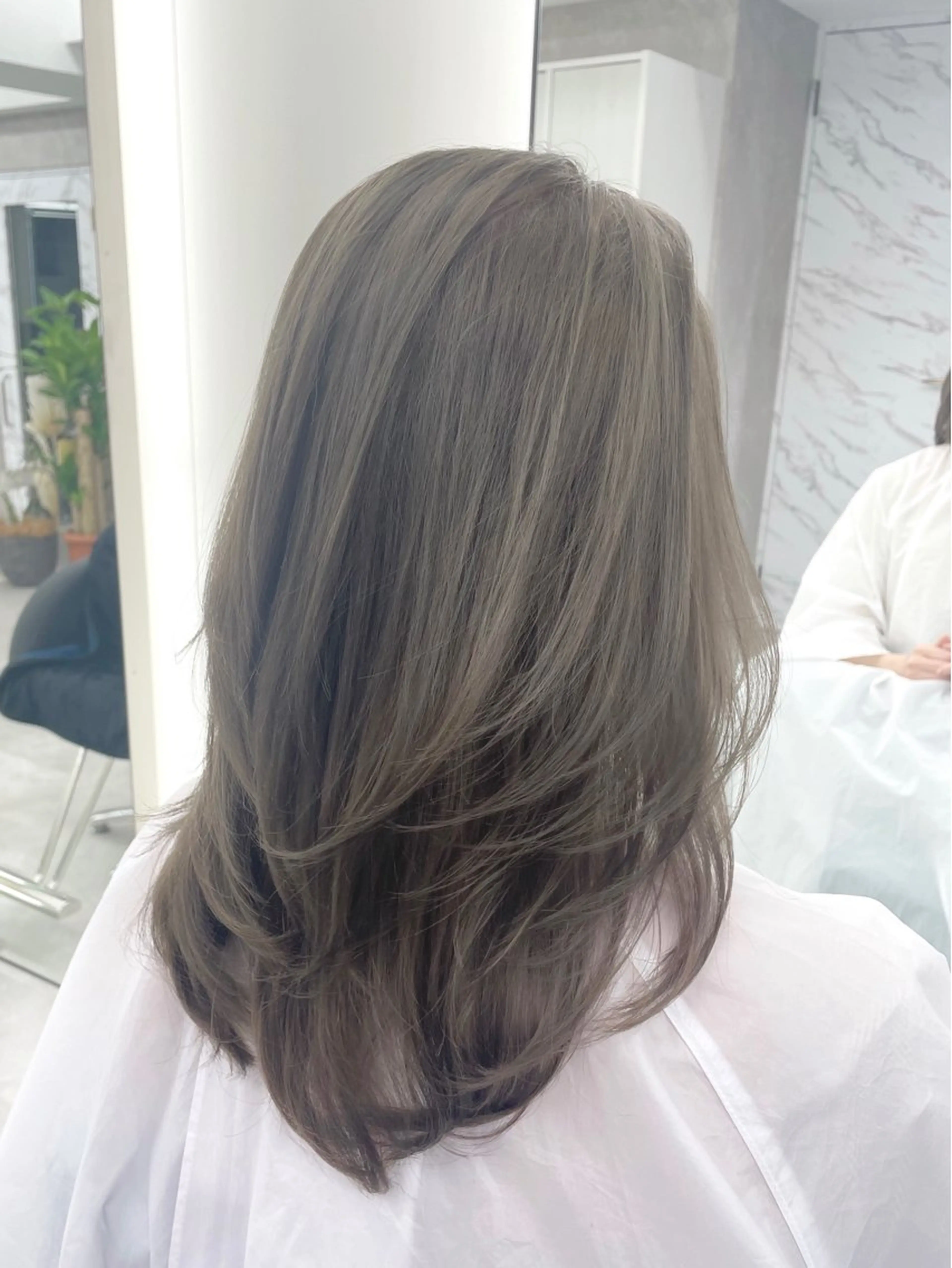 ミディアム カラー 心斎橋/ブリーチなし 髪質改善/レイヤーのヘアスタイル