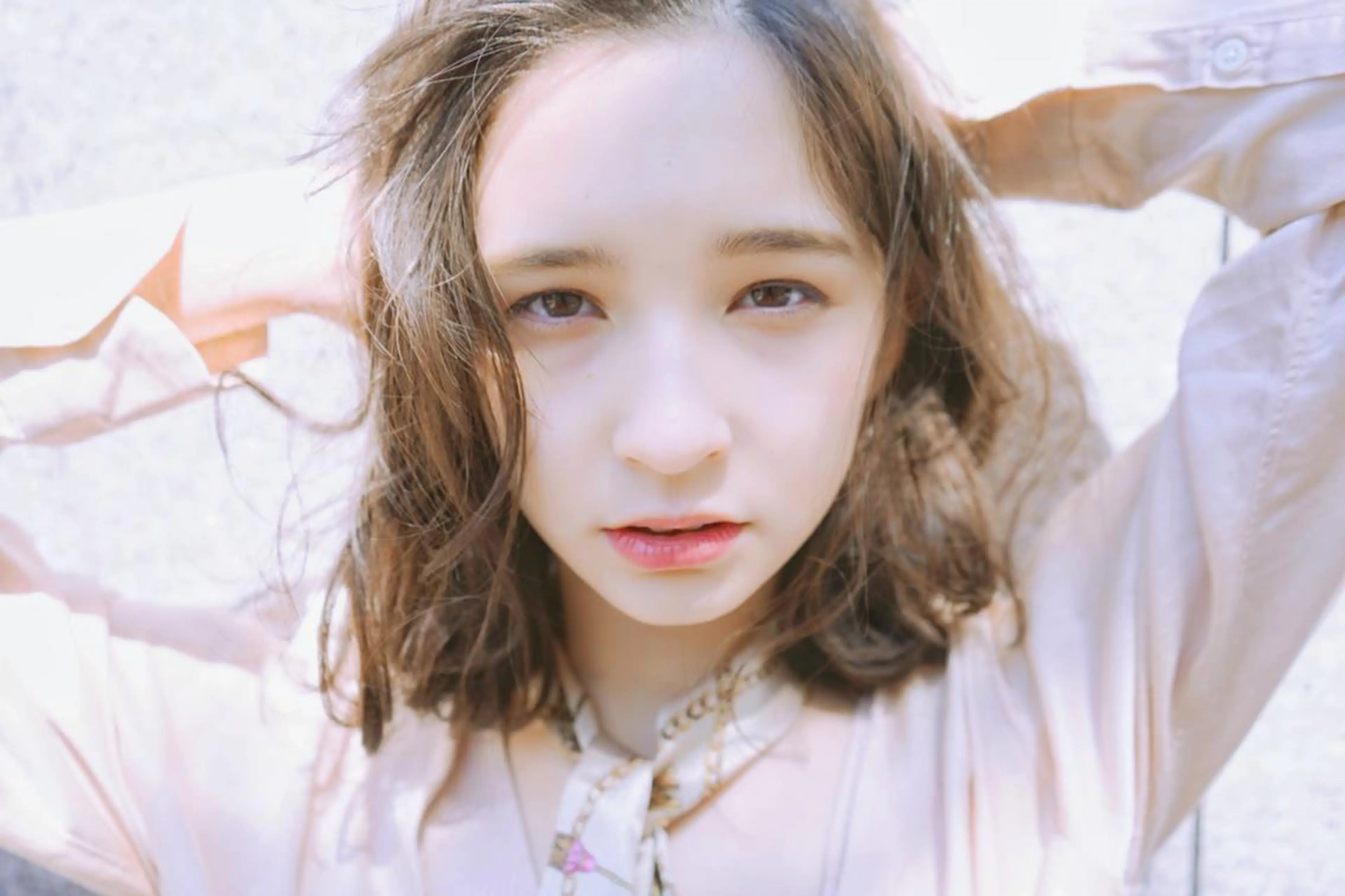 ミディアム カラー ベージュカラー デザインカラー グラデーションカラー イルミナカラー オリーブベージュ N° +aero 横浜のヘアスタイル