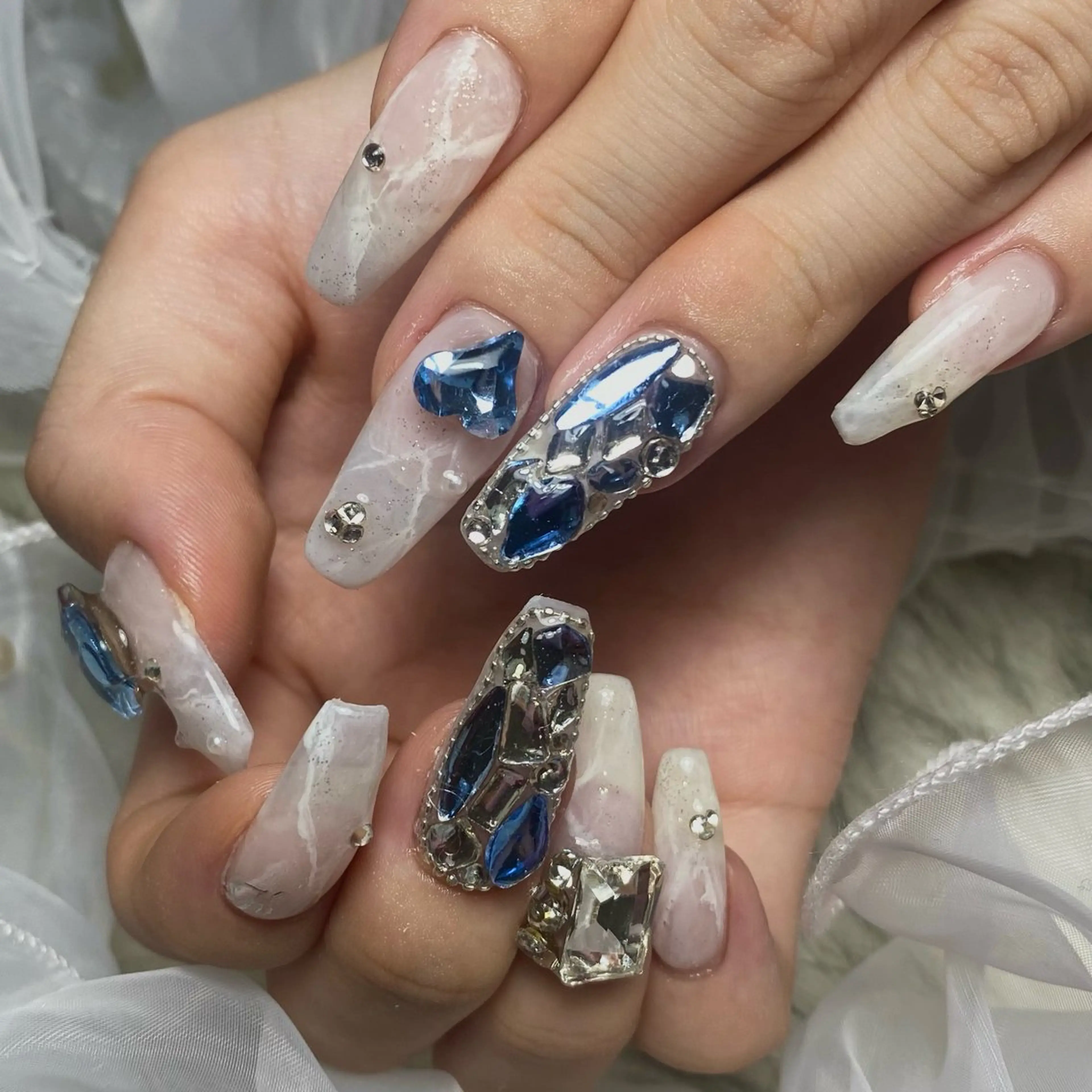 ネイル Roi〈ロワ〉 Reikaのネイルデザイン