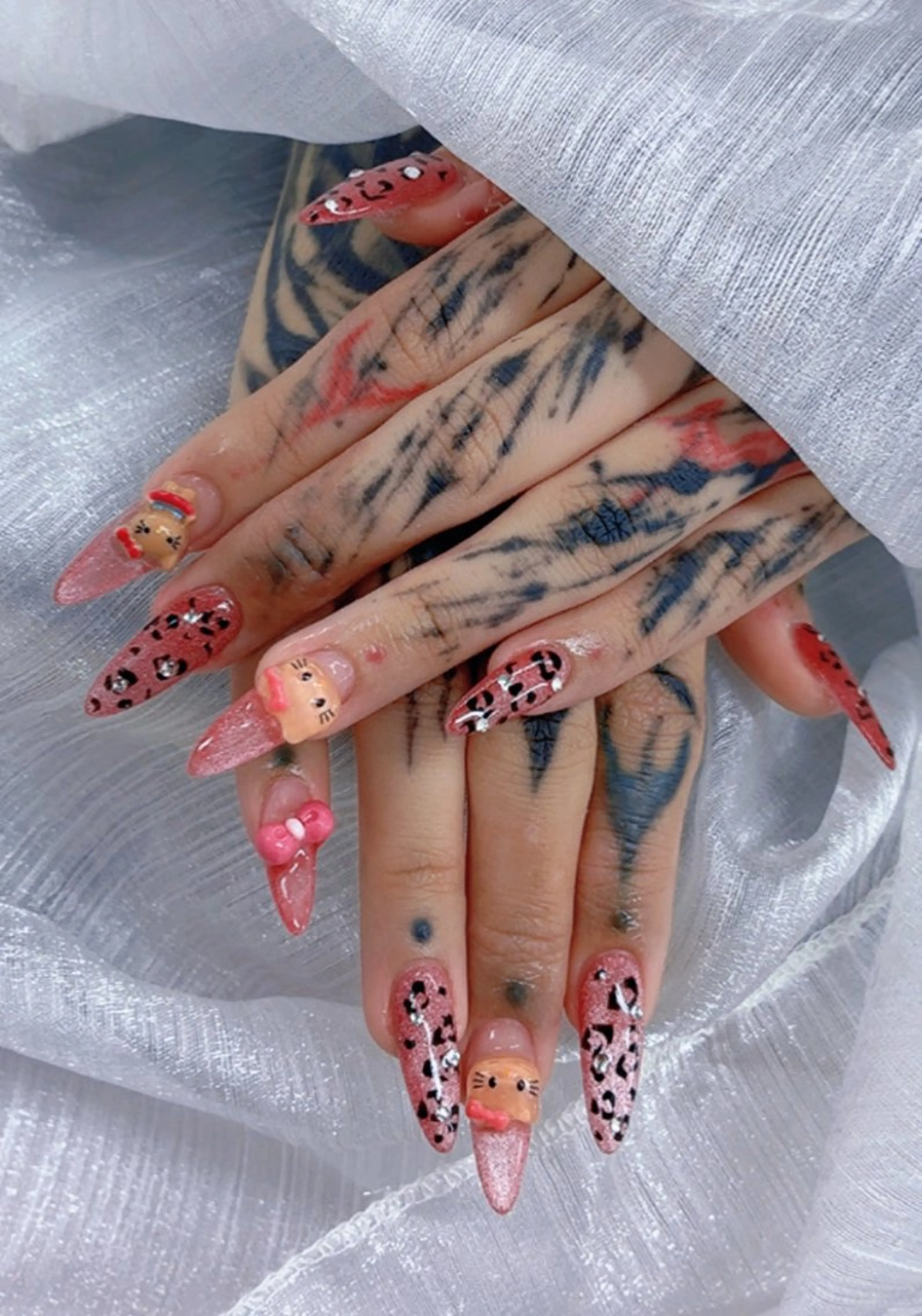 ネイル ハンドネイル 佐藤 依娜のネイルデザイン