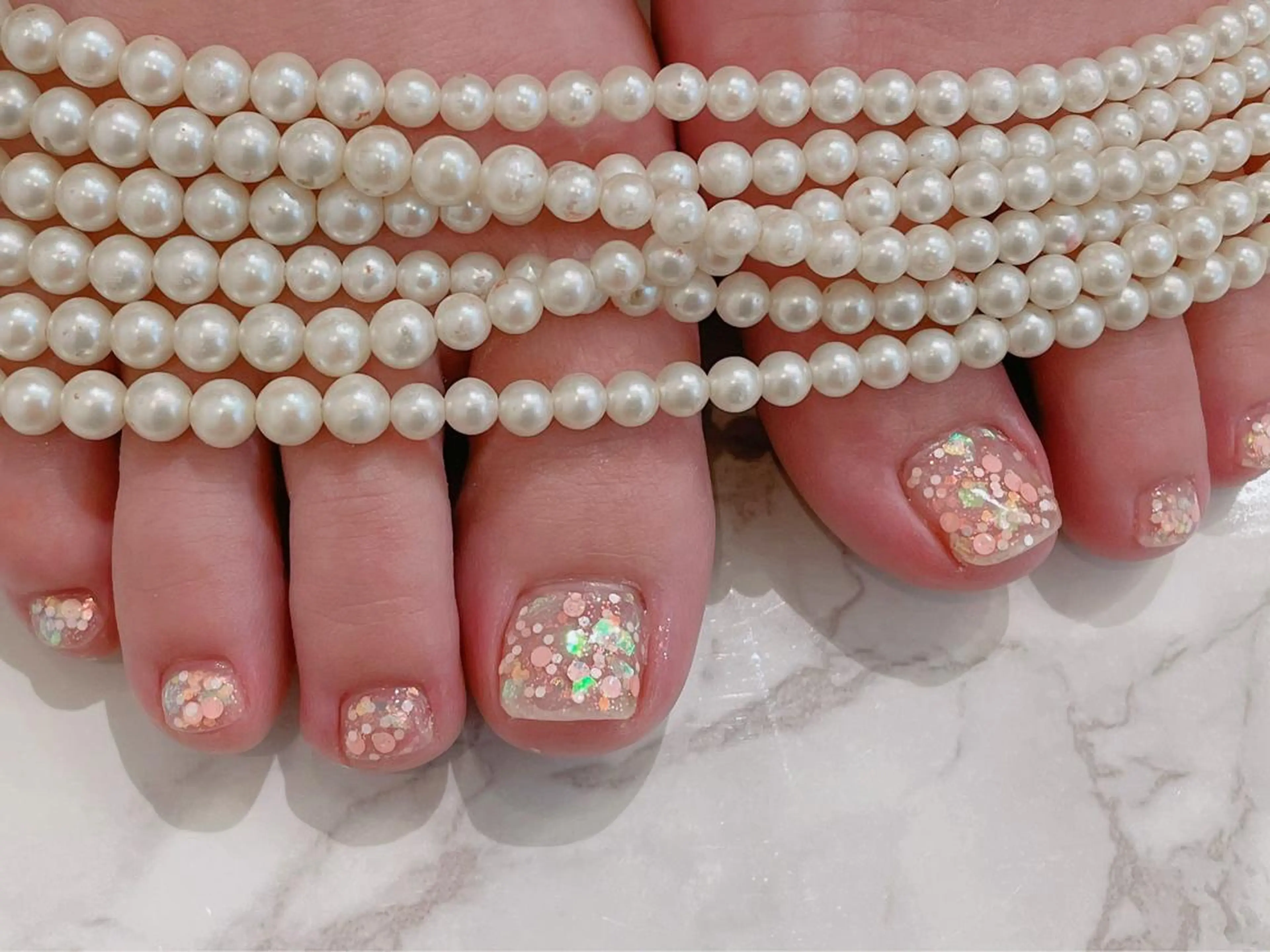 ネイル ホログラムネイル SINCERELY シンシアリー🌈のネイルデザイン