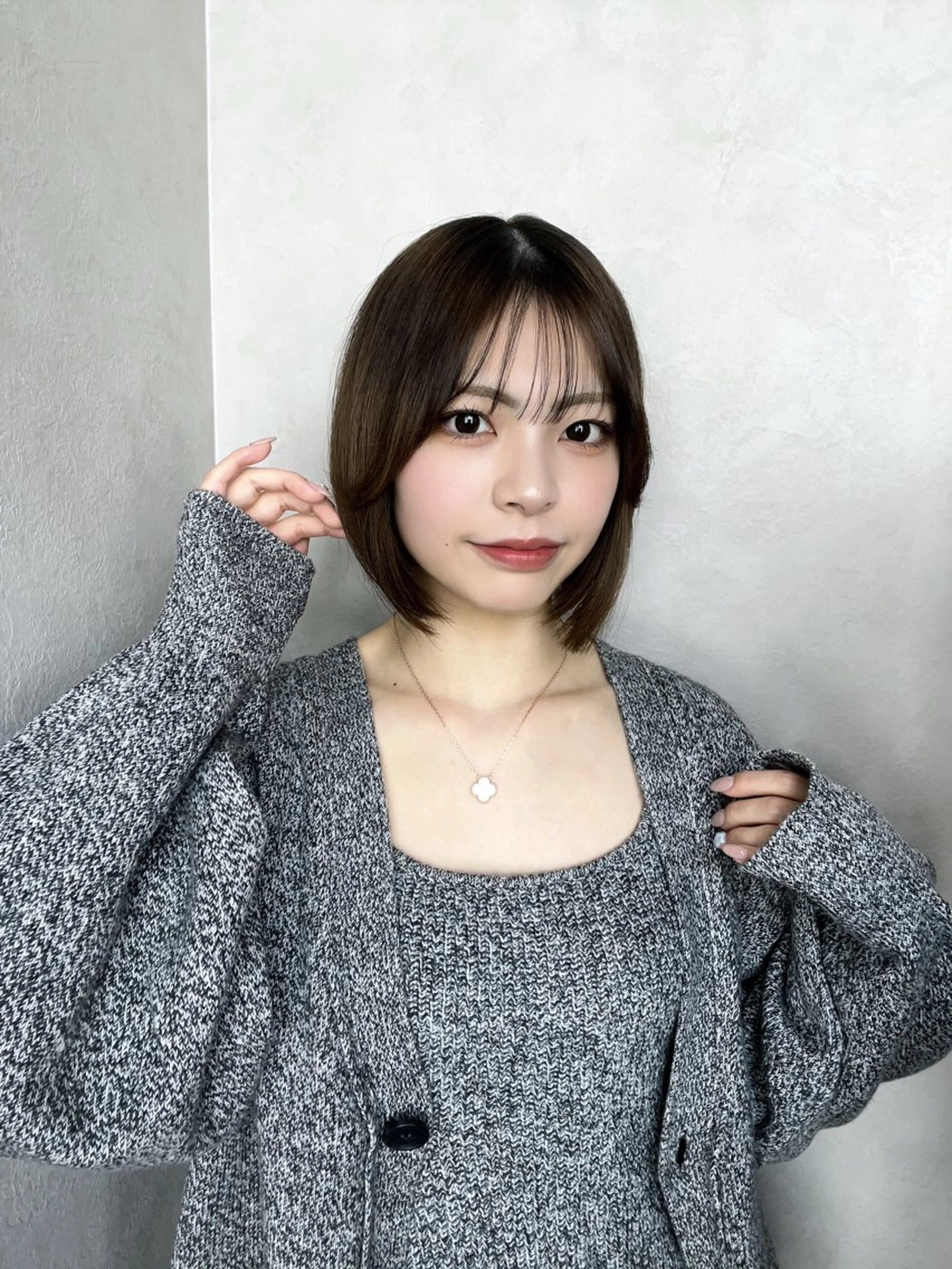ミディアム カット 濱野 梨奈のヘアスタイル