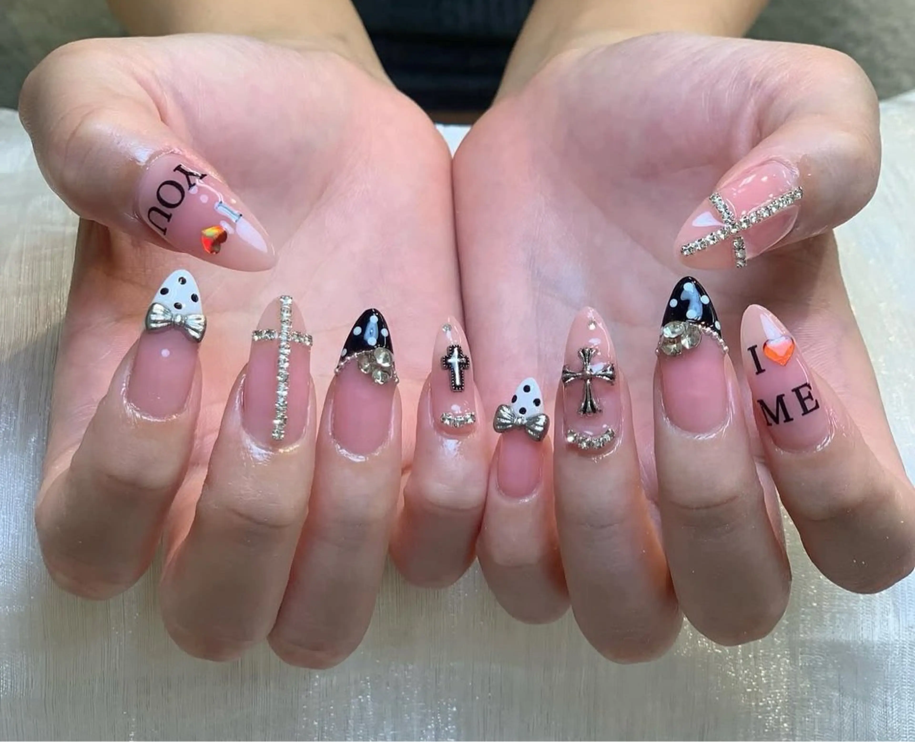 ネイル アートネイル 長さ出し ジェルネイル マグネットネイル ニュアンスネイル Kanao_ CloudyChanのネイルデザイン