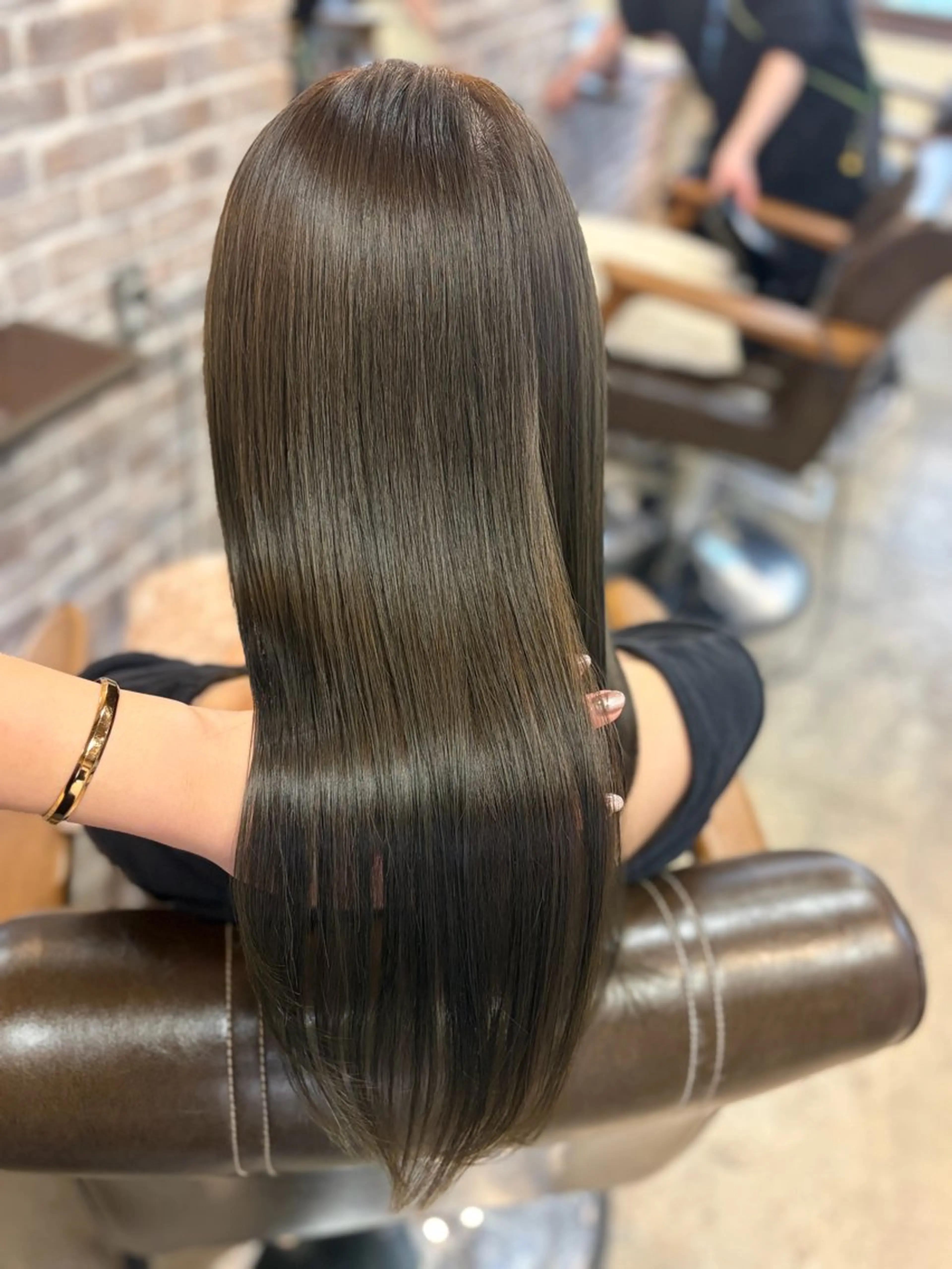 ロング カラー ベージュカラー オリーブベージュ メンズパーマ/縮毛 矯正/徳田真緒のヘアスタイル