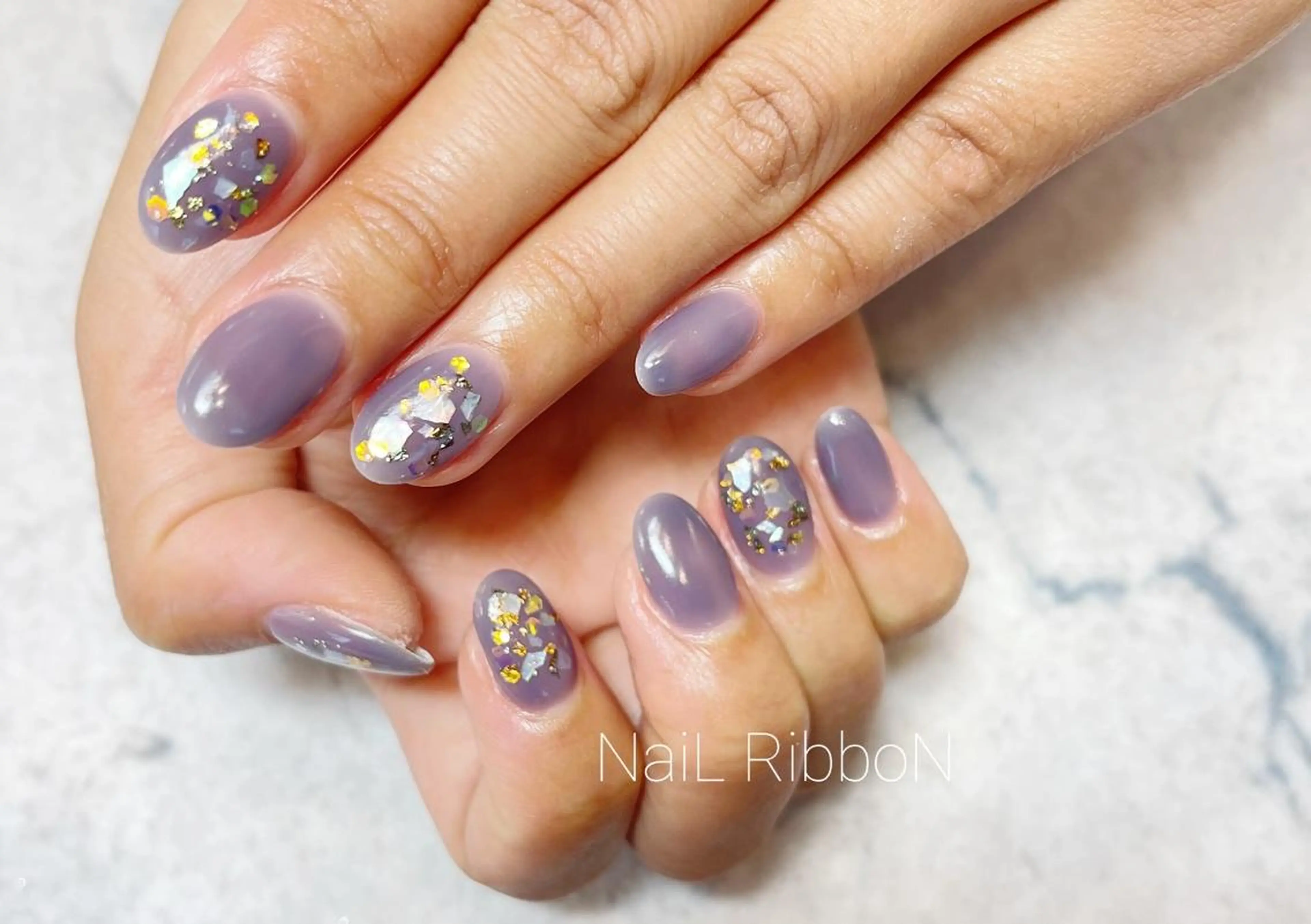ネイル ネイルリボン 受付スタッフのネイルデザイン
