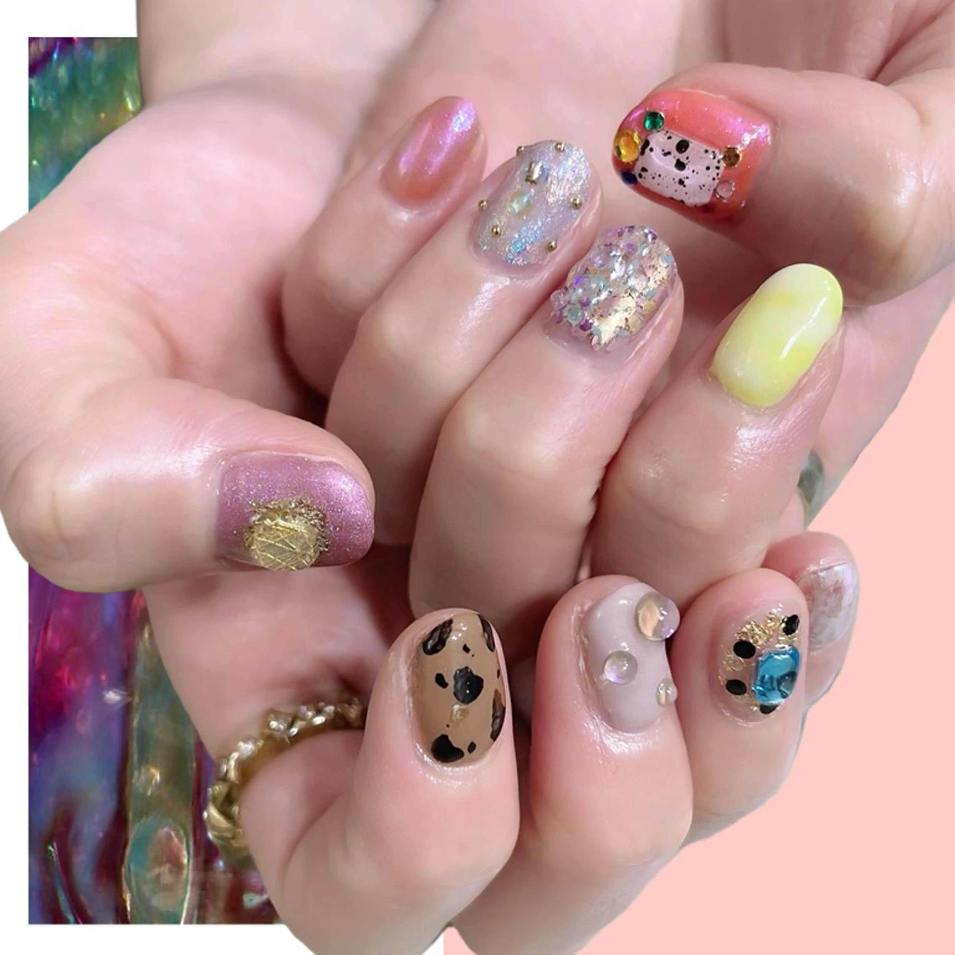 ネイル オーロラネイル 氷ネイル・うるうるネイル 韓国ネイル マグネットネイル ミラーネイル ハンドネイル VOLLMOND nailのネイルデザイン