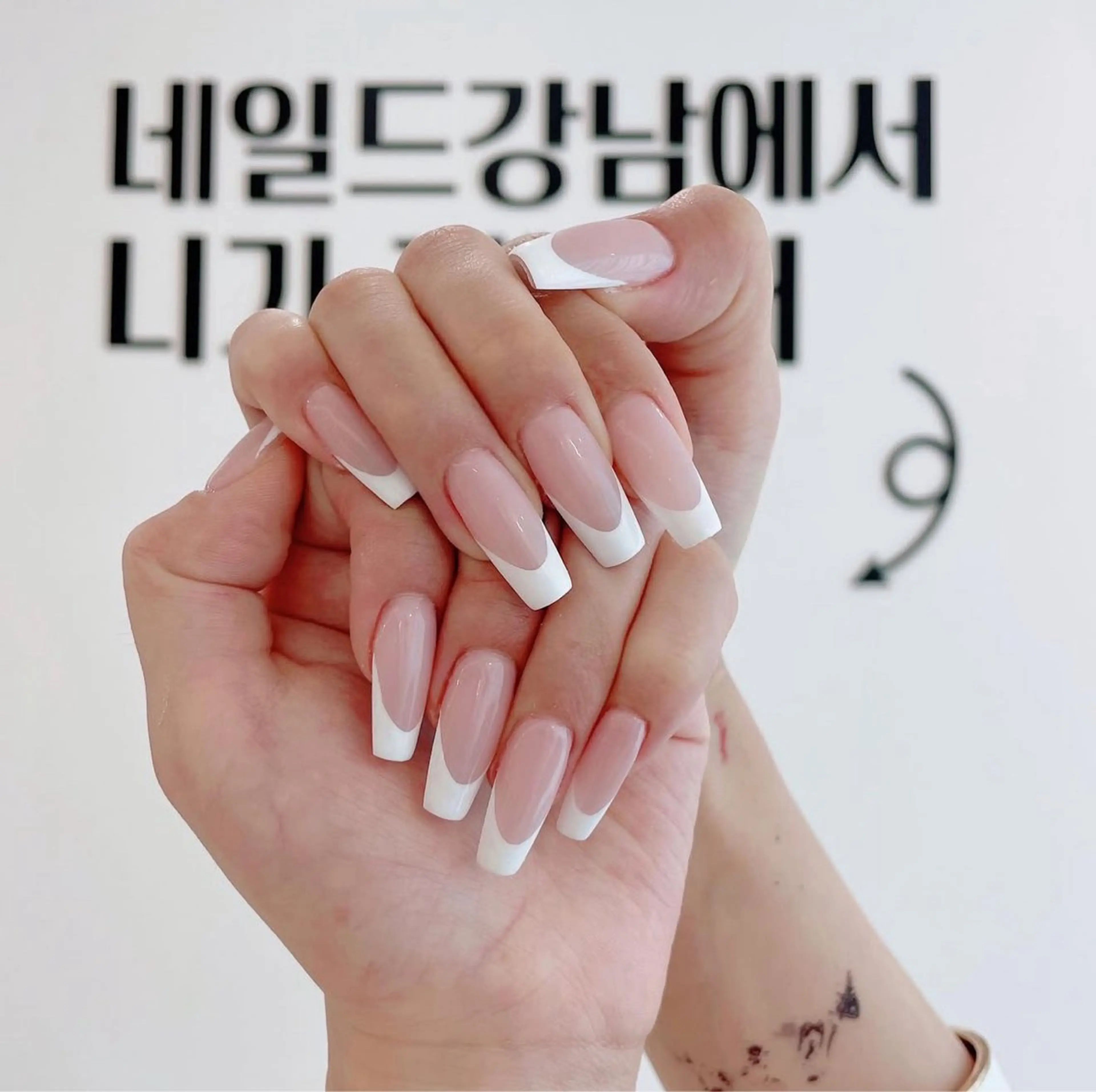 ネイル フラッシュネイル フレンチネイル グラデーション キラキラネイル 韓国ネイル ハンドネイル rina nailのネイルデザイン