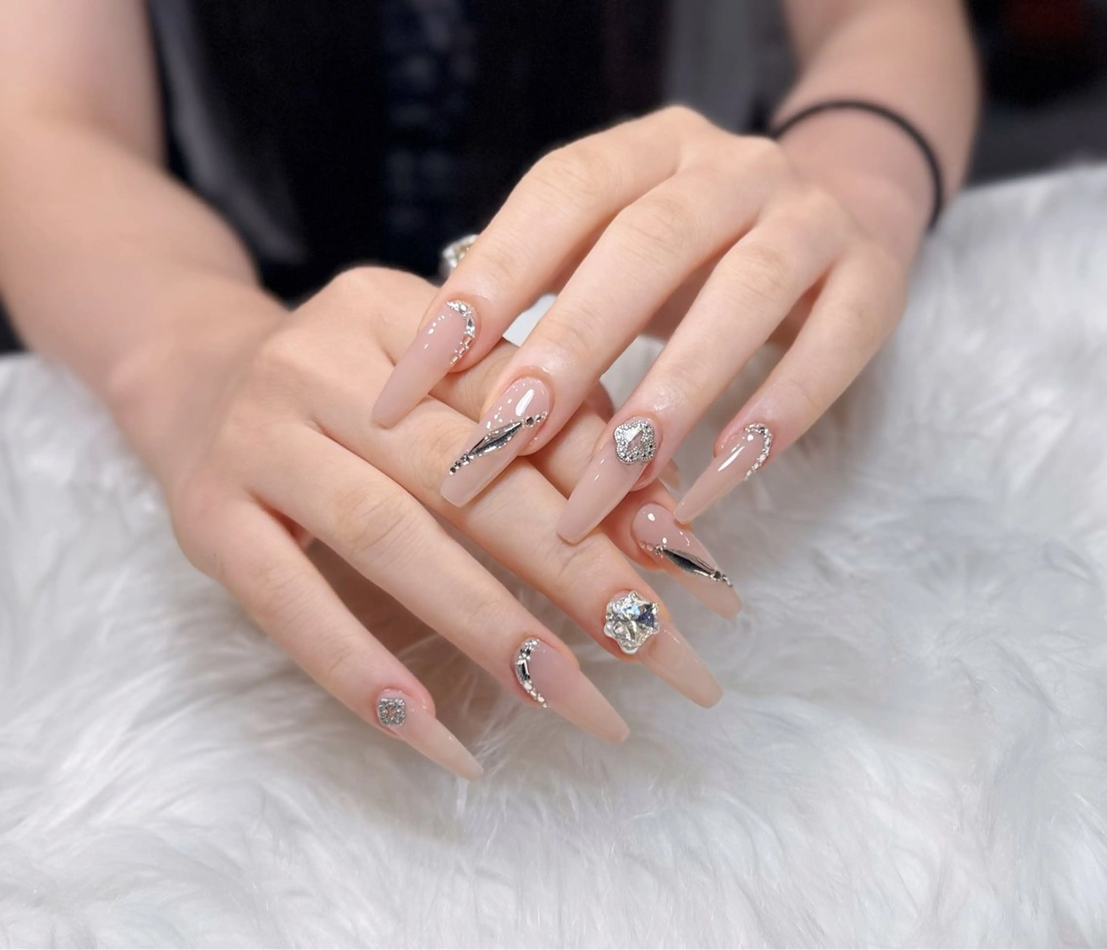 ネイル オーロラネイル チークネイル フットネイル フレンチネイル ジェルネイル ハンドネイル Nichi Nailsのネイルデザイン