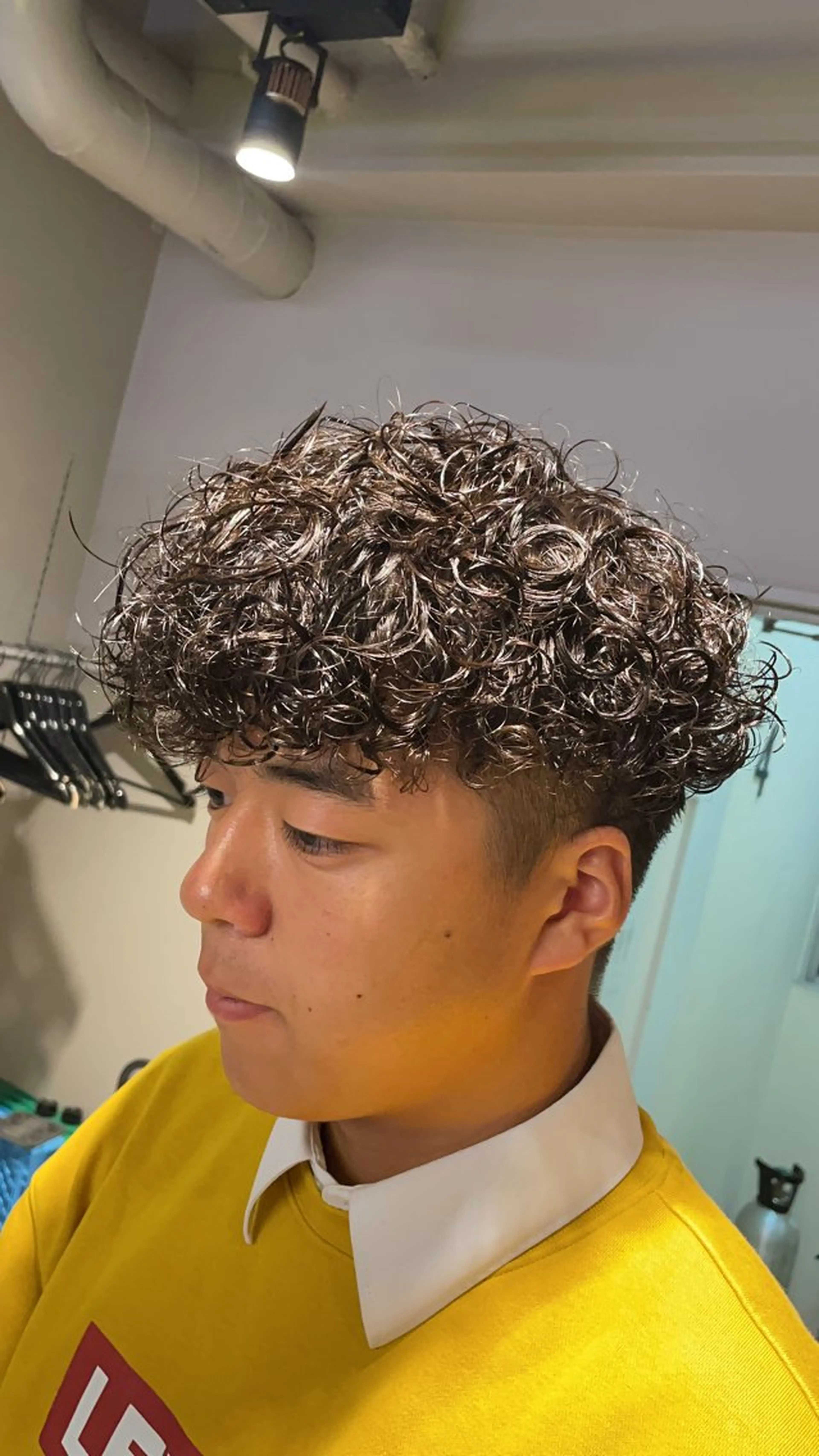 ショート パーマ ヘアアレンジ メンズ メンズパーマ プードルパーマ プードルパーマ 顔まわりカット の達人のヘアスタイル