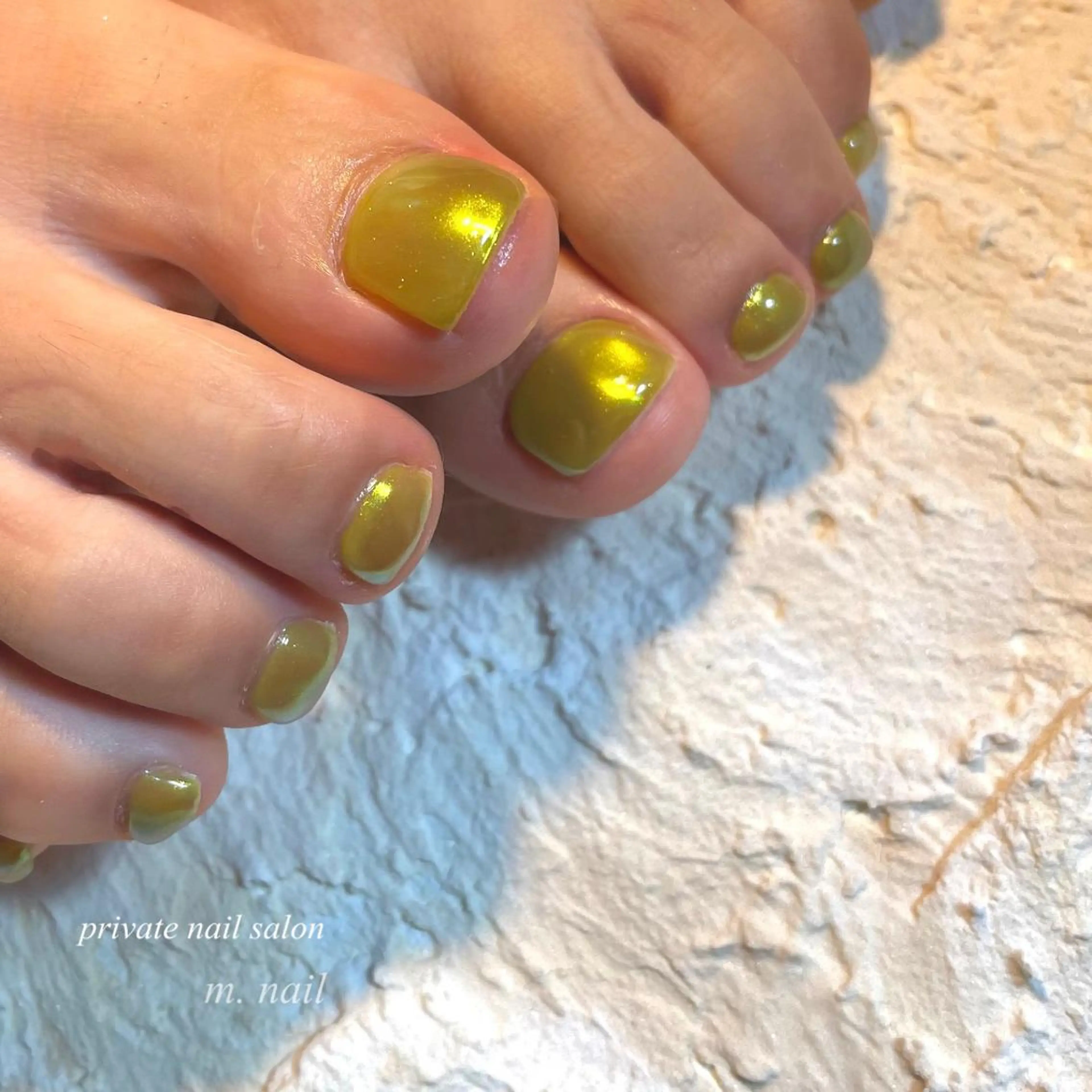 ネイル オーロラネイル フットネイル グリーン ミラーネイル 夏ネイル ハンドネイル m.nail salonのネイルデザイン