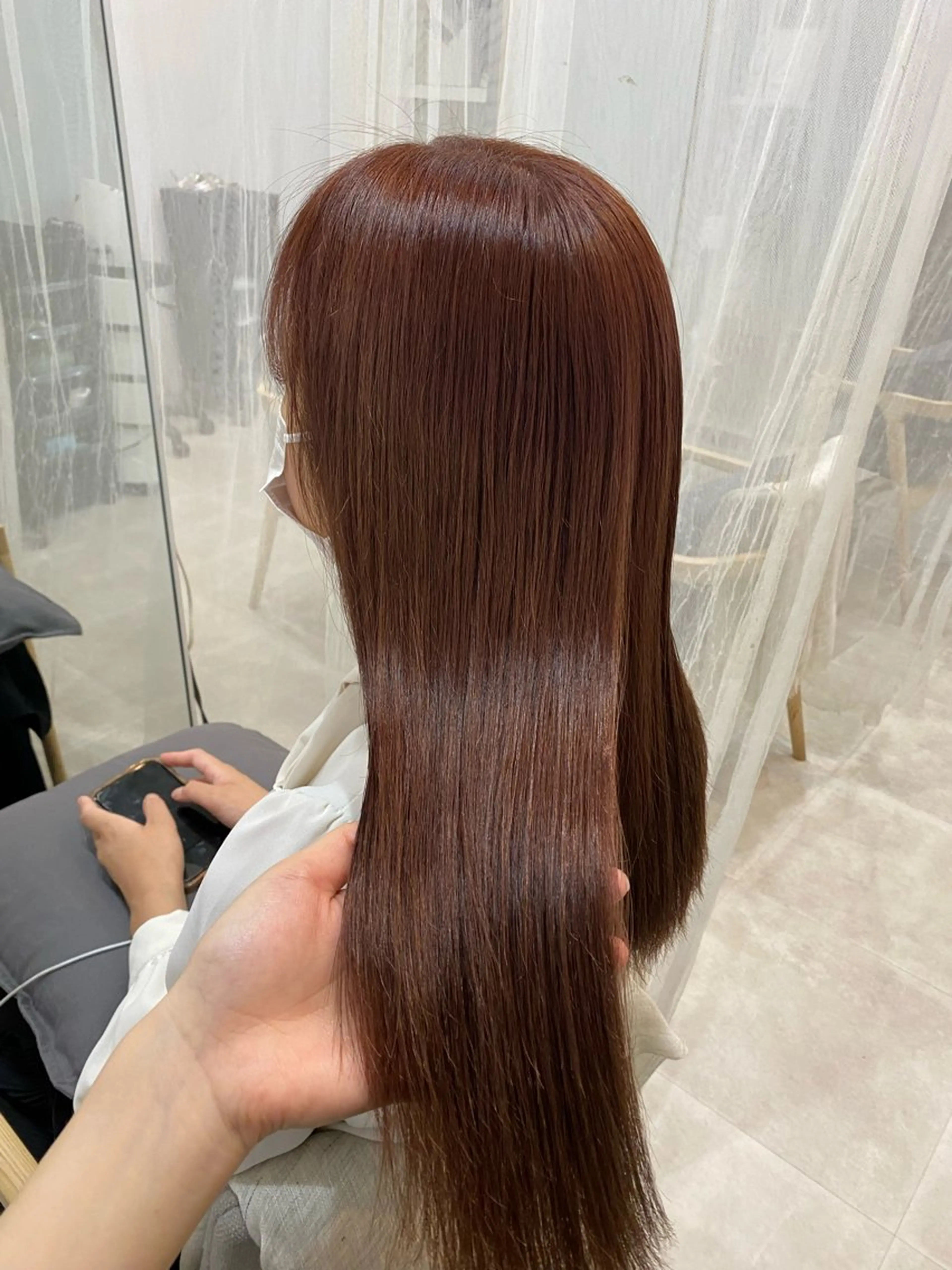 ロング ピンクブラウン 谷川 李奈のヘアスタイル