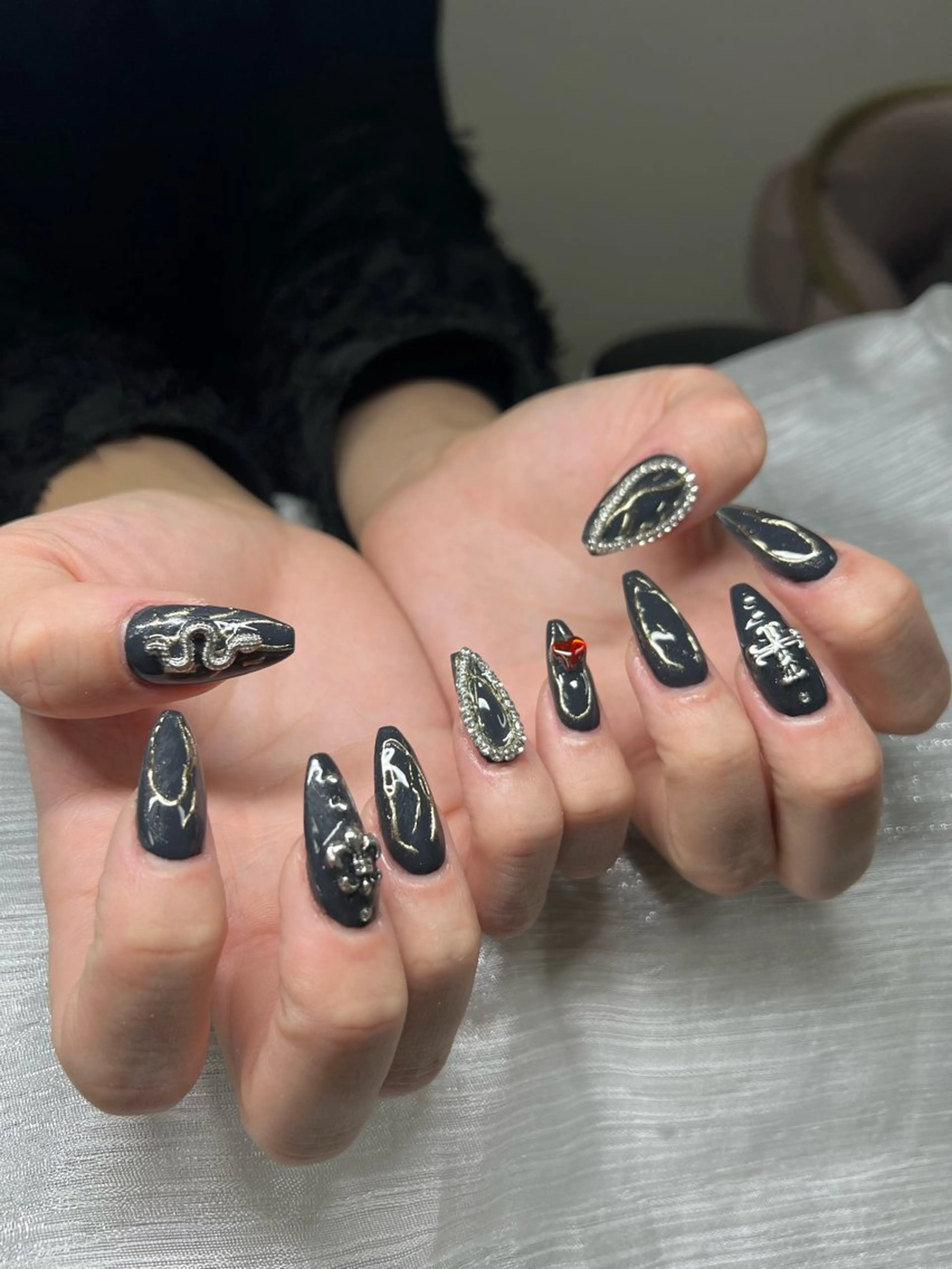ネイル 長さ出し グラデーション 卒業式 キラキラネイル マグネットネイル Lee Nails チップ長さだし専門店のネイルデザイン