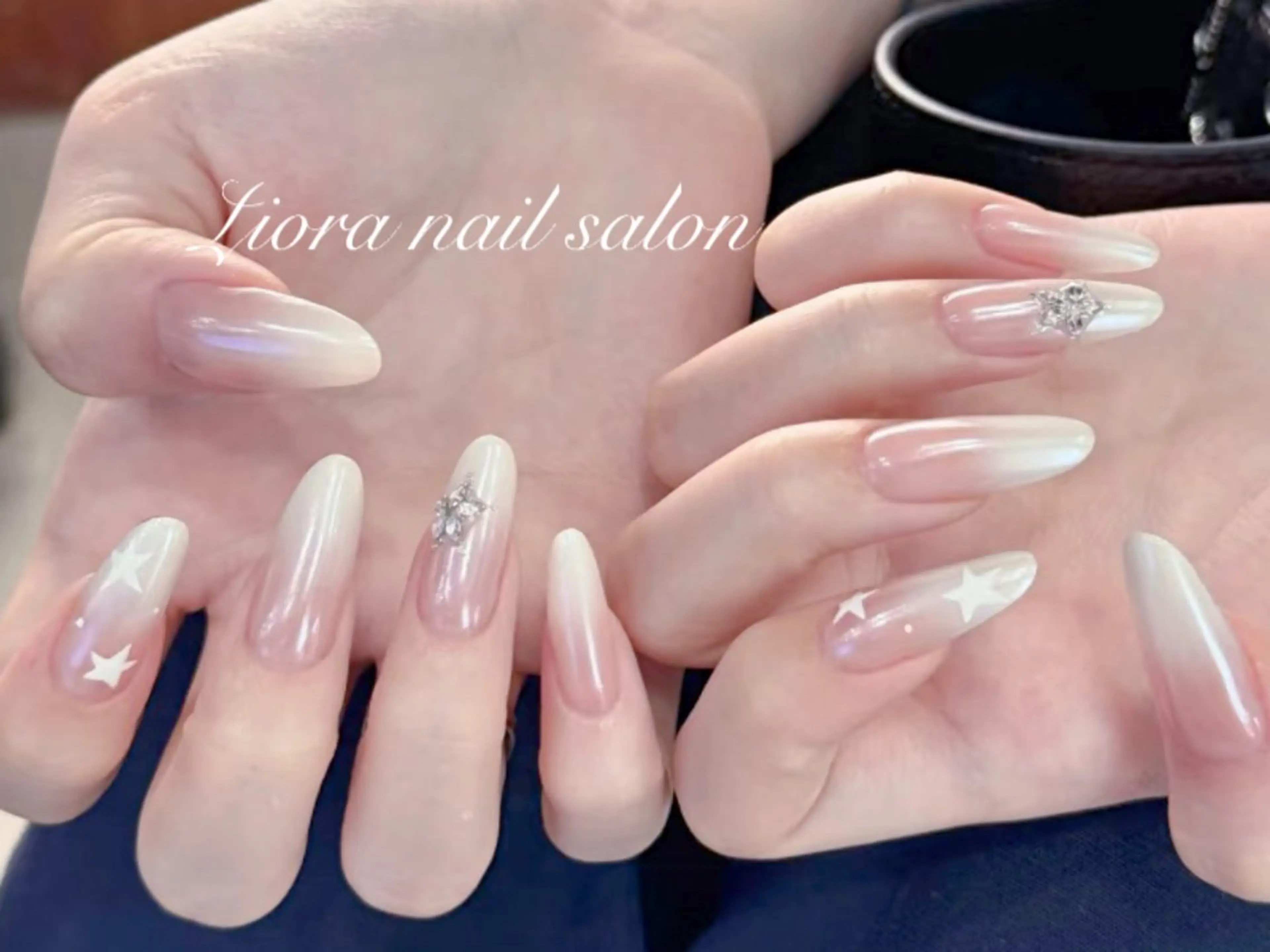 ネイル フレンチネイル ジェルネイル ガーリー グラデーション キラキラネイル ハンドネイル Liora nail 1のネイルデザイン