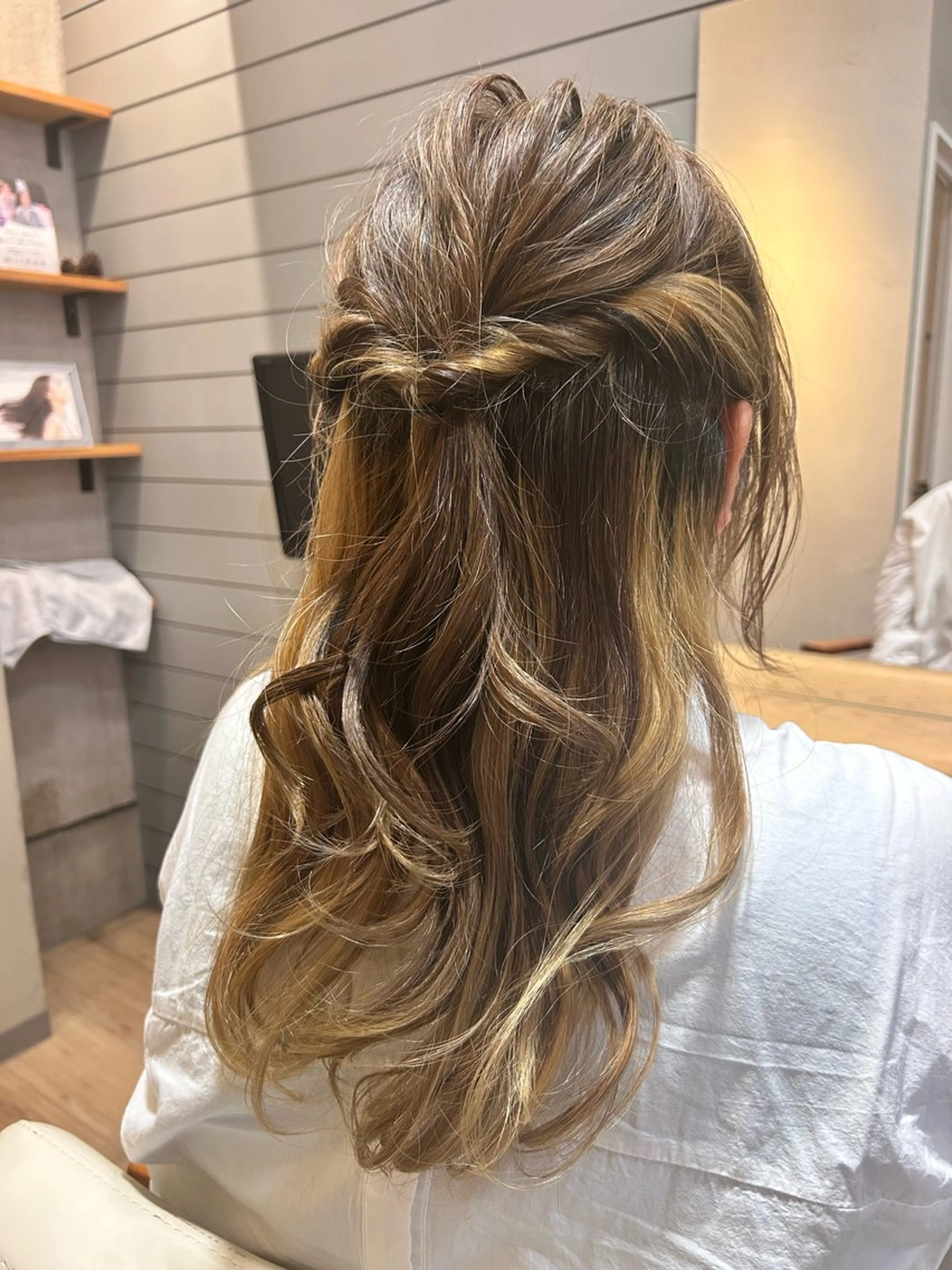セミロング ハラちゃんカット✂︎ 透明感🩵ケアカラーのヘアスタイル