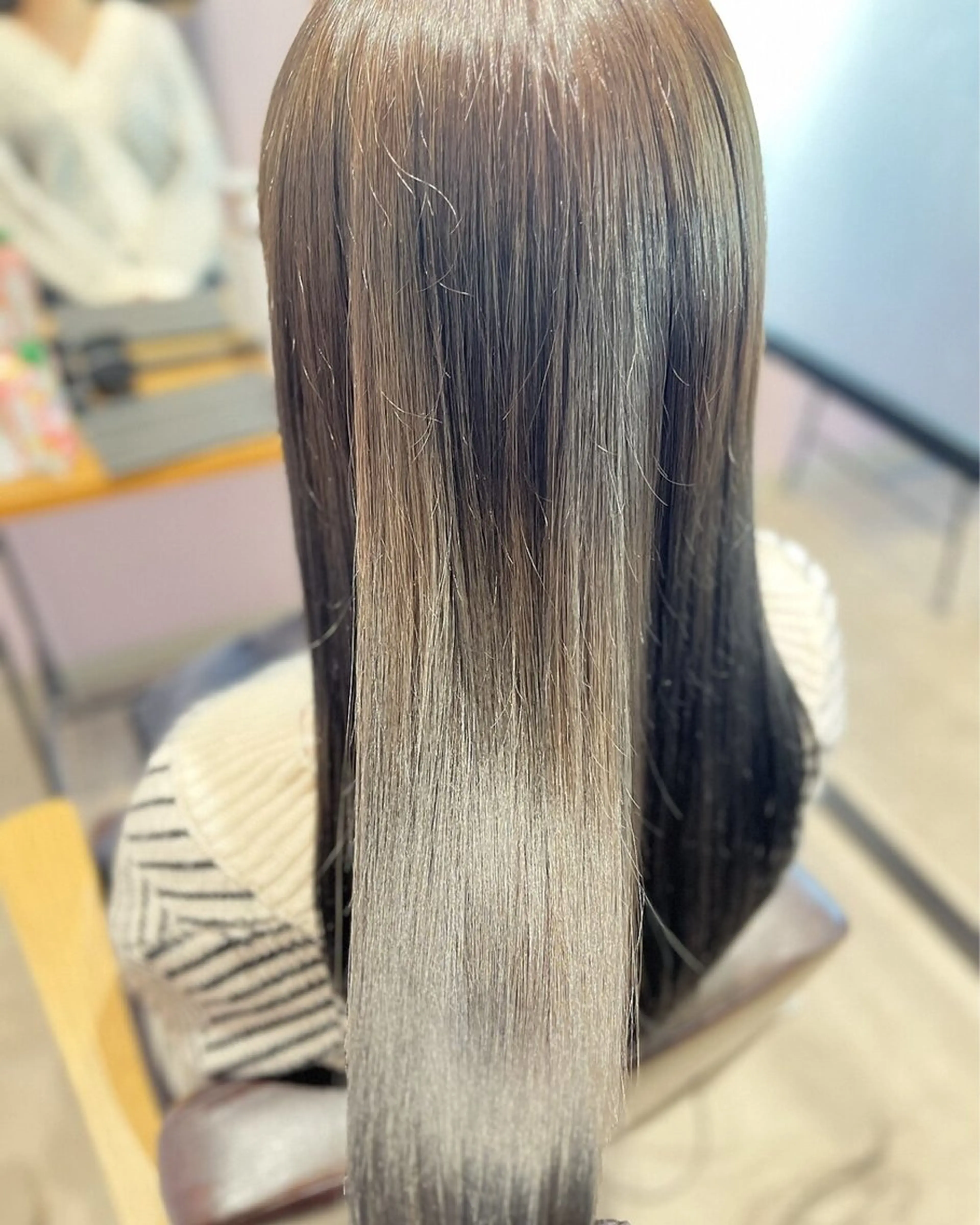 カラー 西原 愛紗のヘアスタイル
