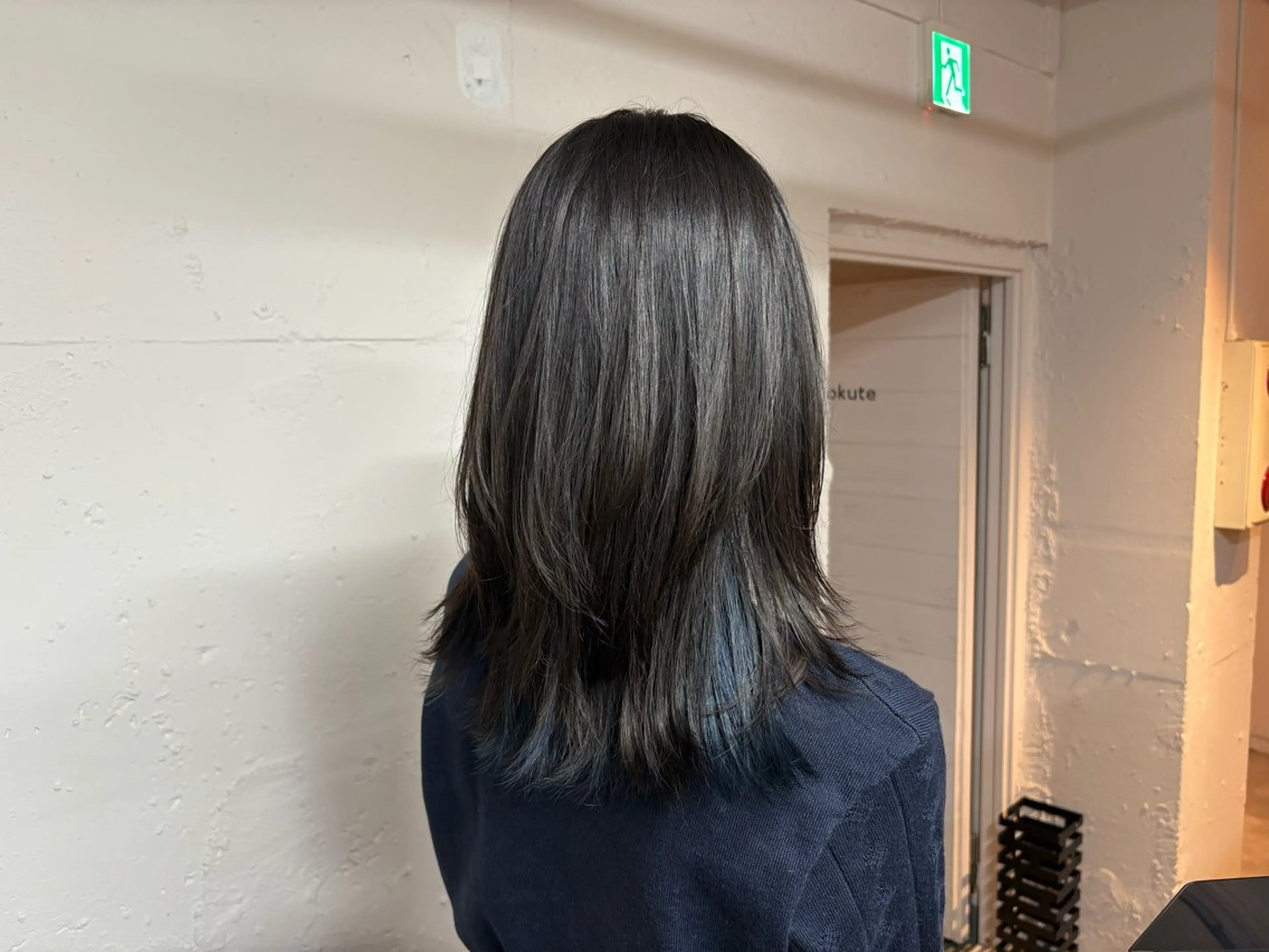 ミディアム カット ヘアカラー tokute 中野真咲🐺のヘアスタイル