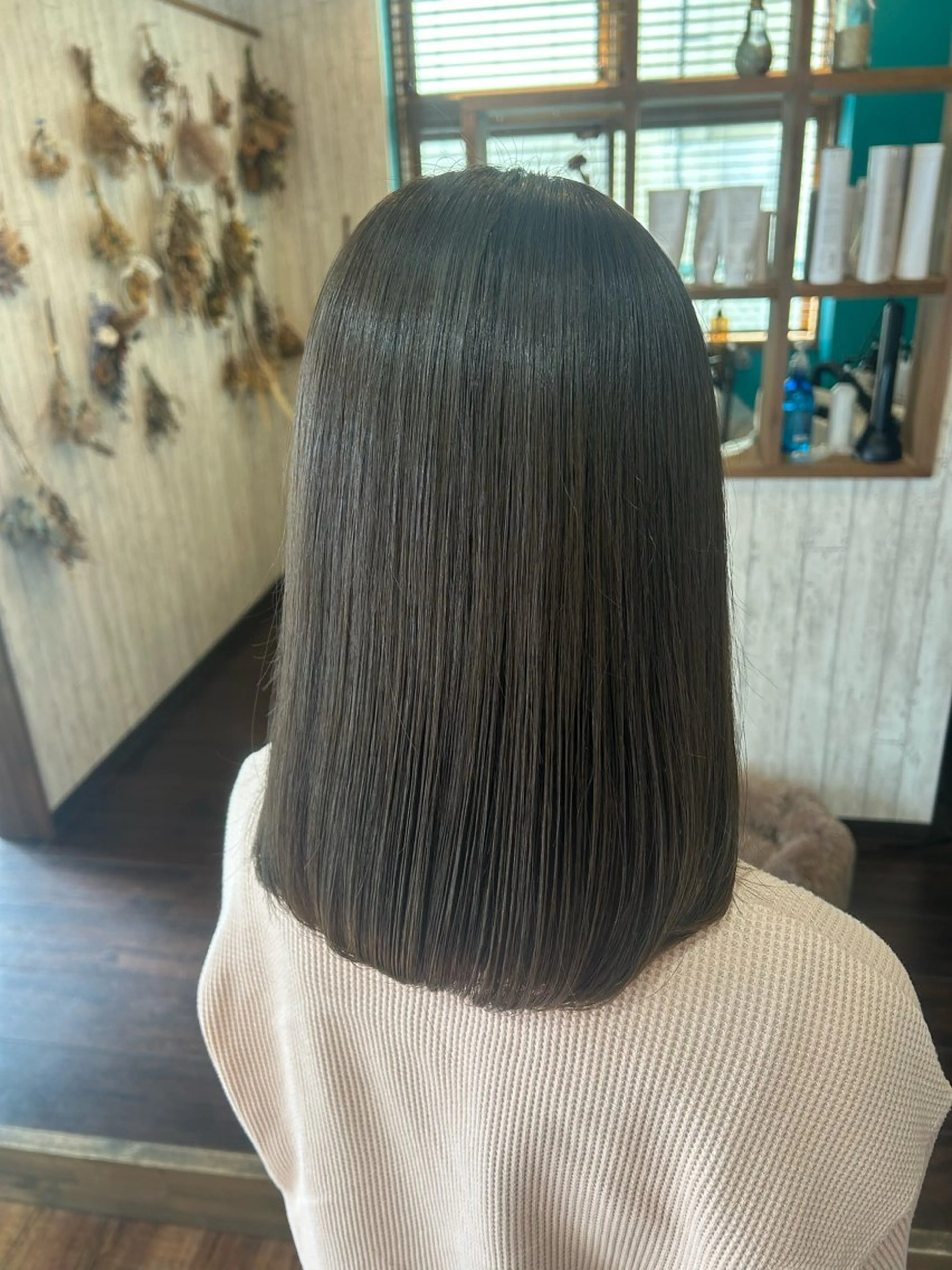 ミディアム カラー 早坂 さくらのヘアスタイル