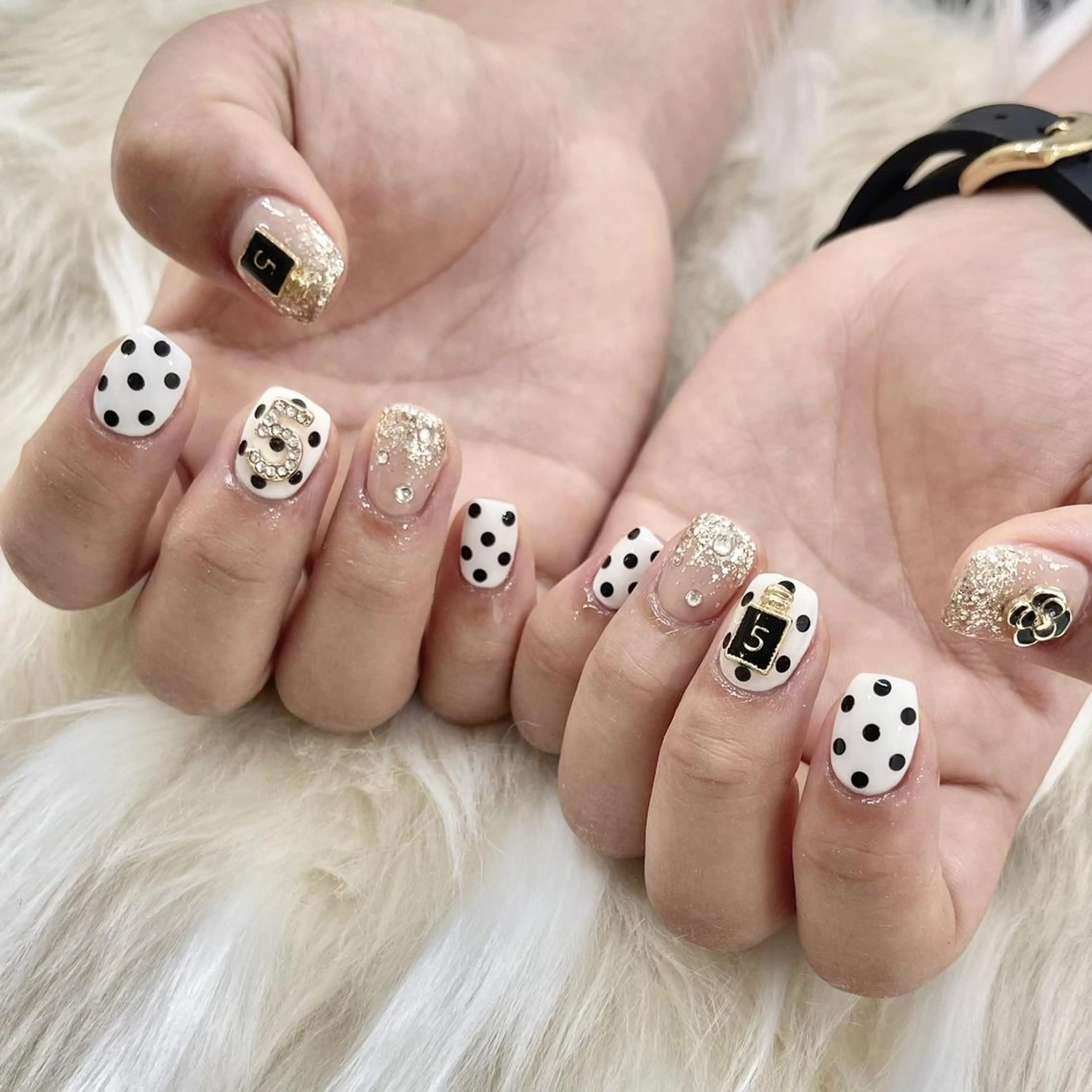 ネイル PEEKABOO京橋 EYE&NAILのマツエク・マツパデザイン