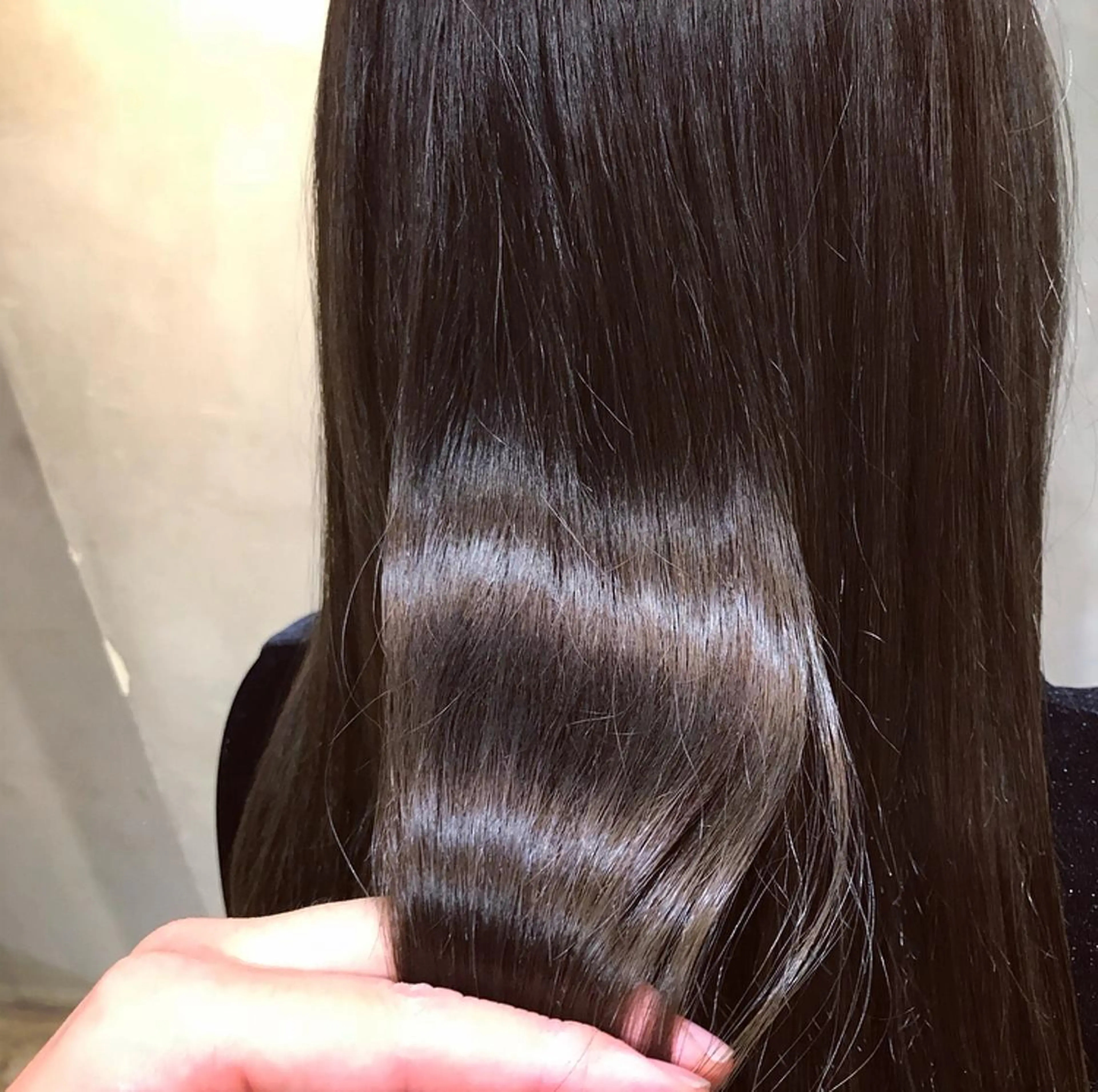 セミロング カラー ヘアアレンジ アッシュ ブルーカラー トリートメント SALOWIN銀座VORT所属・小林 佳祐のヘアスタイル