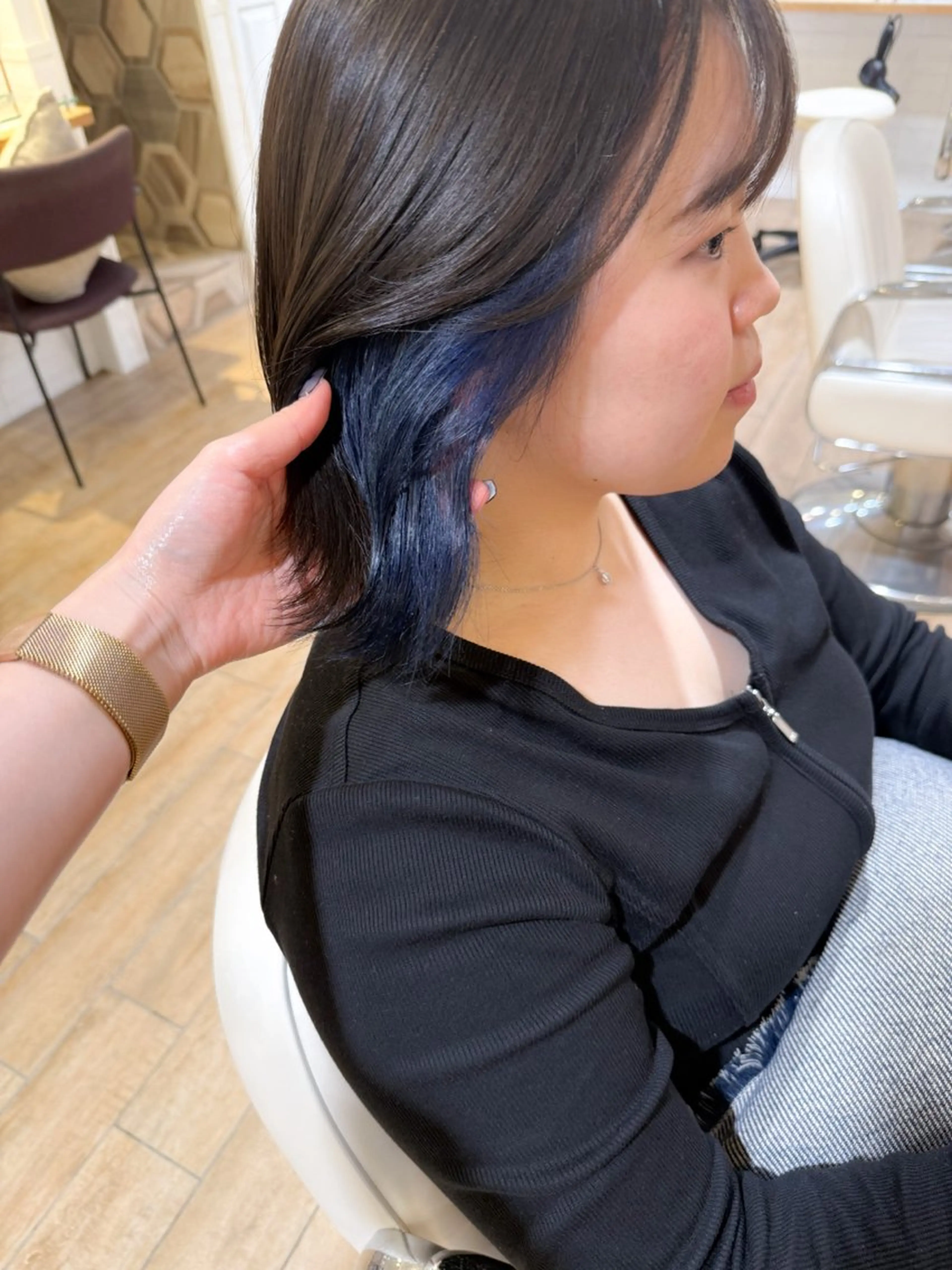 ミディアム カラー ブルーカラー インナーカラー カット ヘアカラー トリートメント ✨カラー支持No.1 🧸ワキ カナコ🧸のヘアスタイル