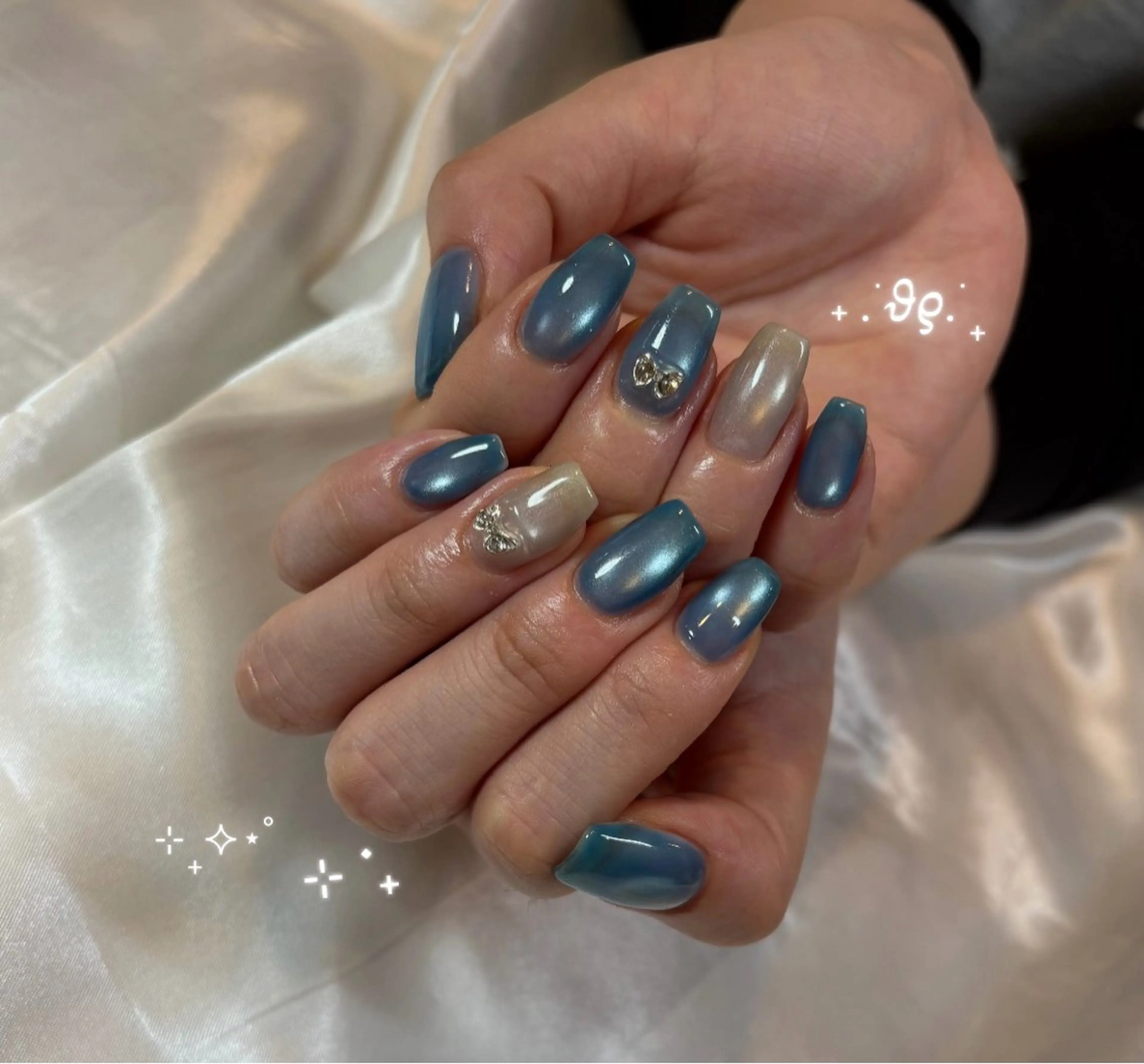 ネイル ブルー 韓国ネイル 水色 マグネットネイル ワンカラーネイル Chat　noir所属・【chatnoir】 MIYUのネイルデザイン