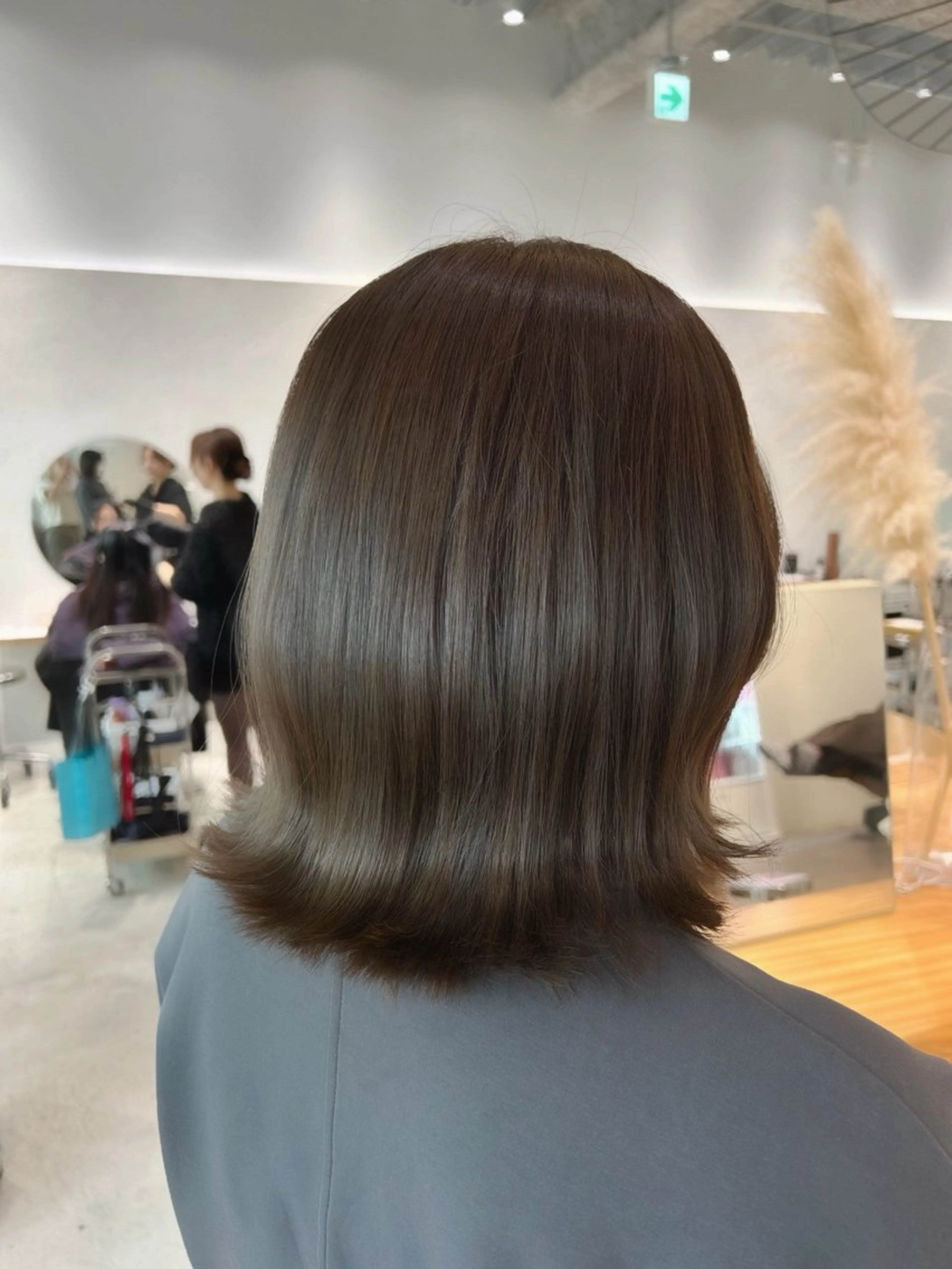 ミディアム カット ヘアカラー 宮澤 美幸のヘアスタイル