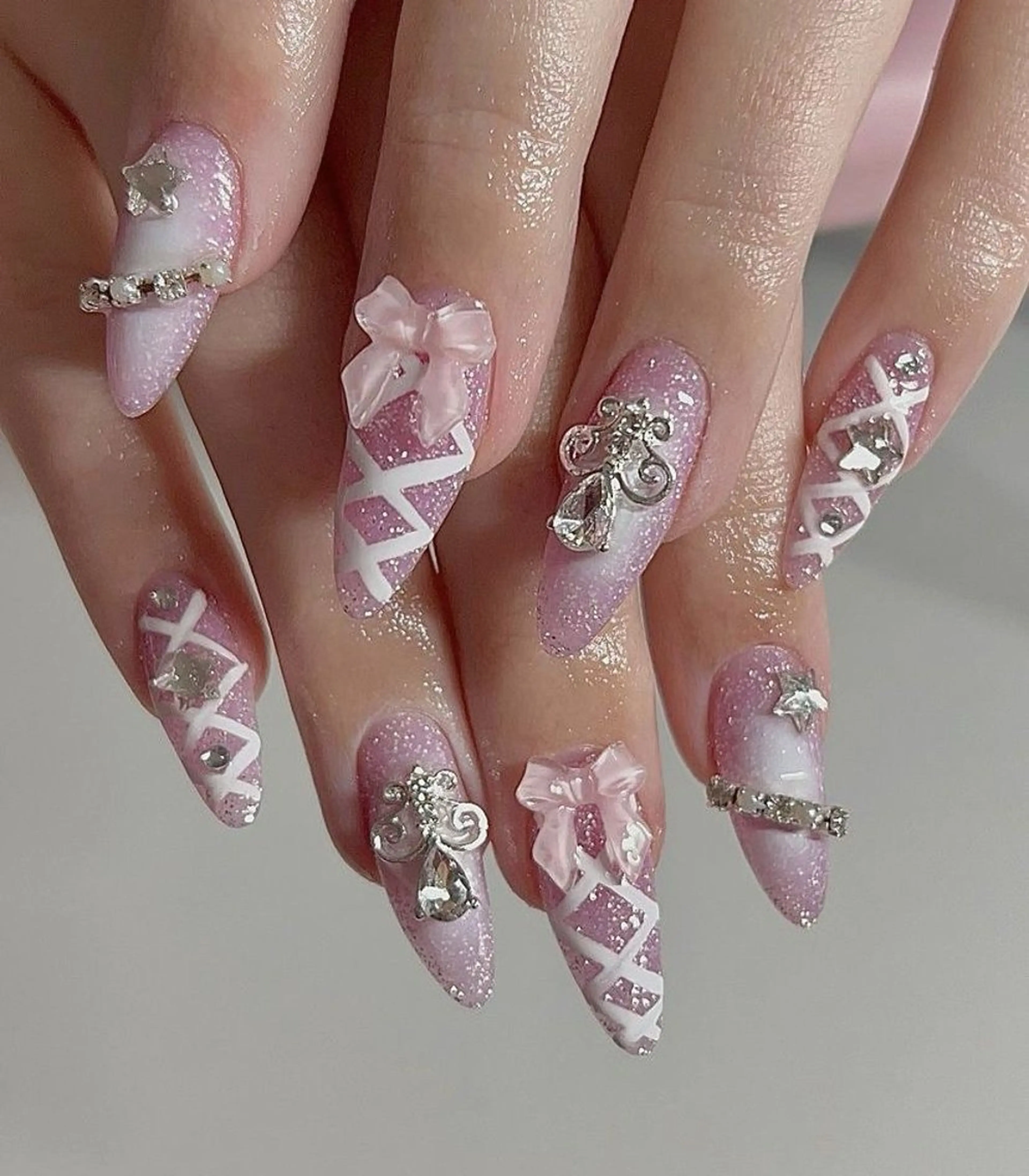 ネイル マグネットネイル ピンク ネイルチップ 冬ネイル Lee Nailsのネイルデザイン