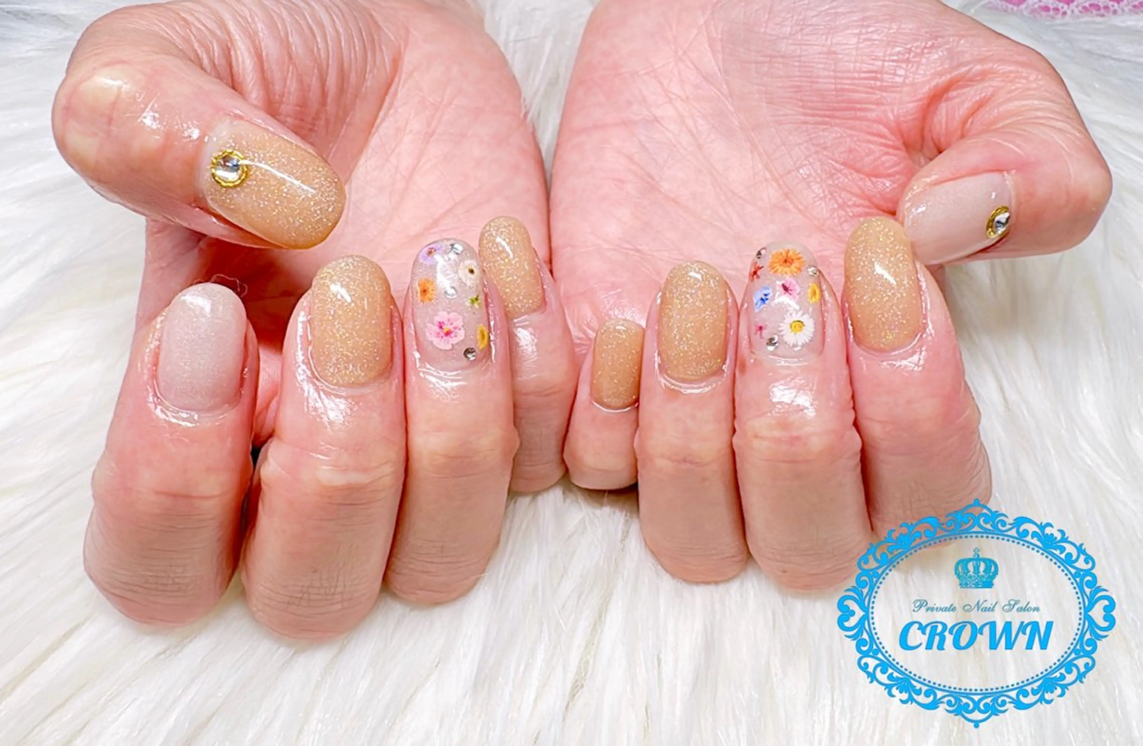 ネイル CROWN プライベートサロンのネイルデザイン