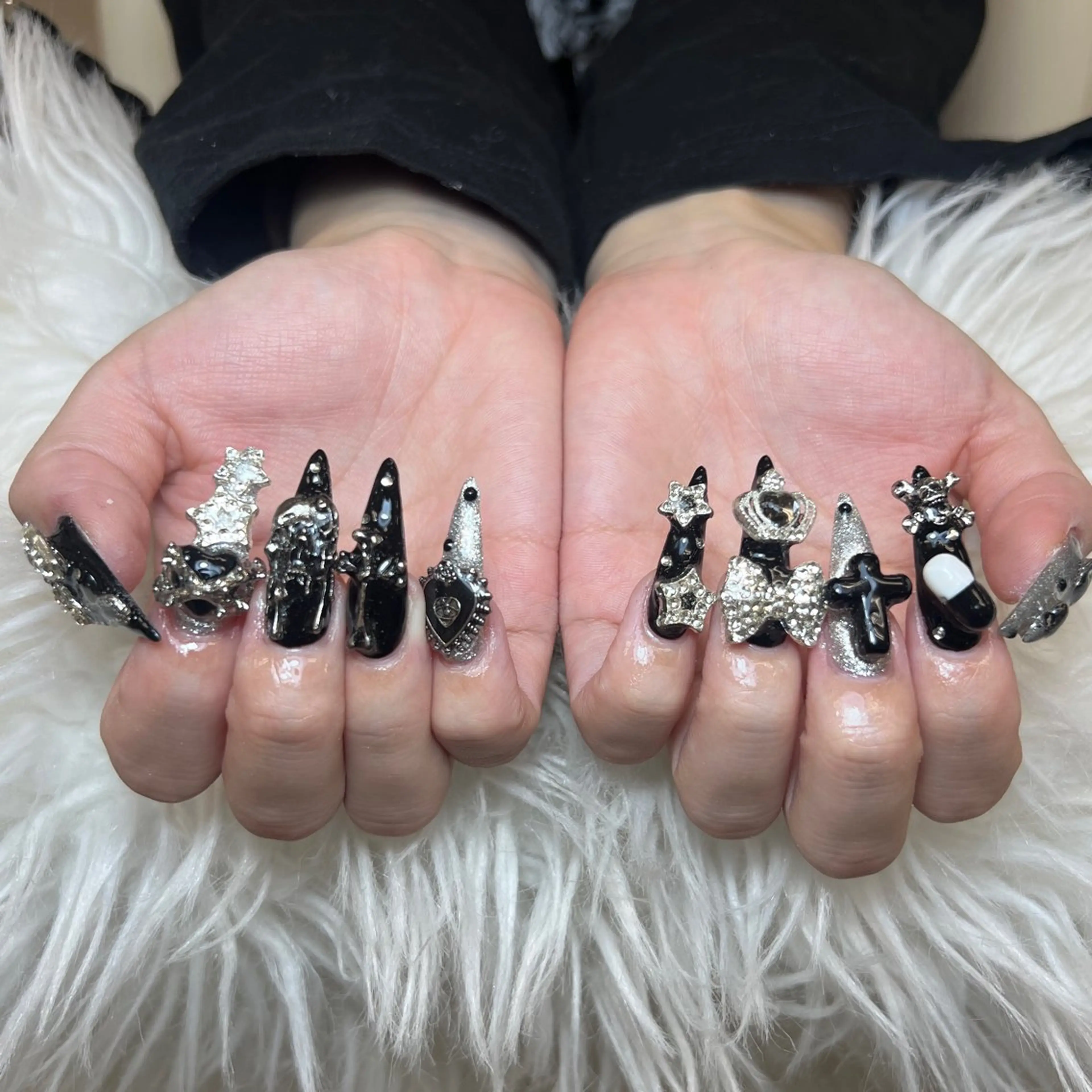 ネイル アートネイル オーロラネイル チークネイル 長さ出し フットネイル Noiranail_ studio川越西口のネイルデザイン