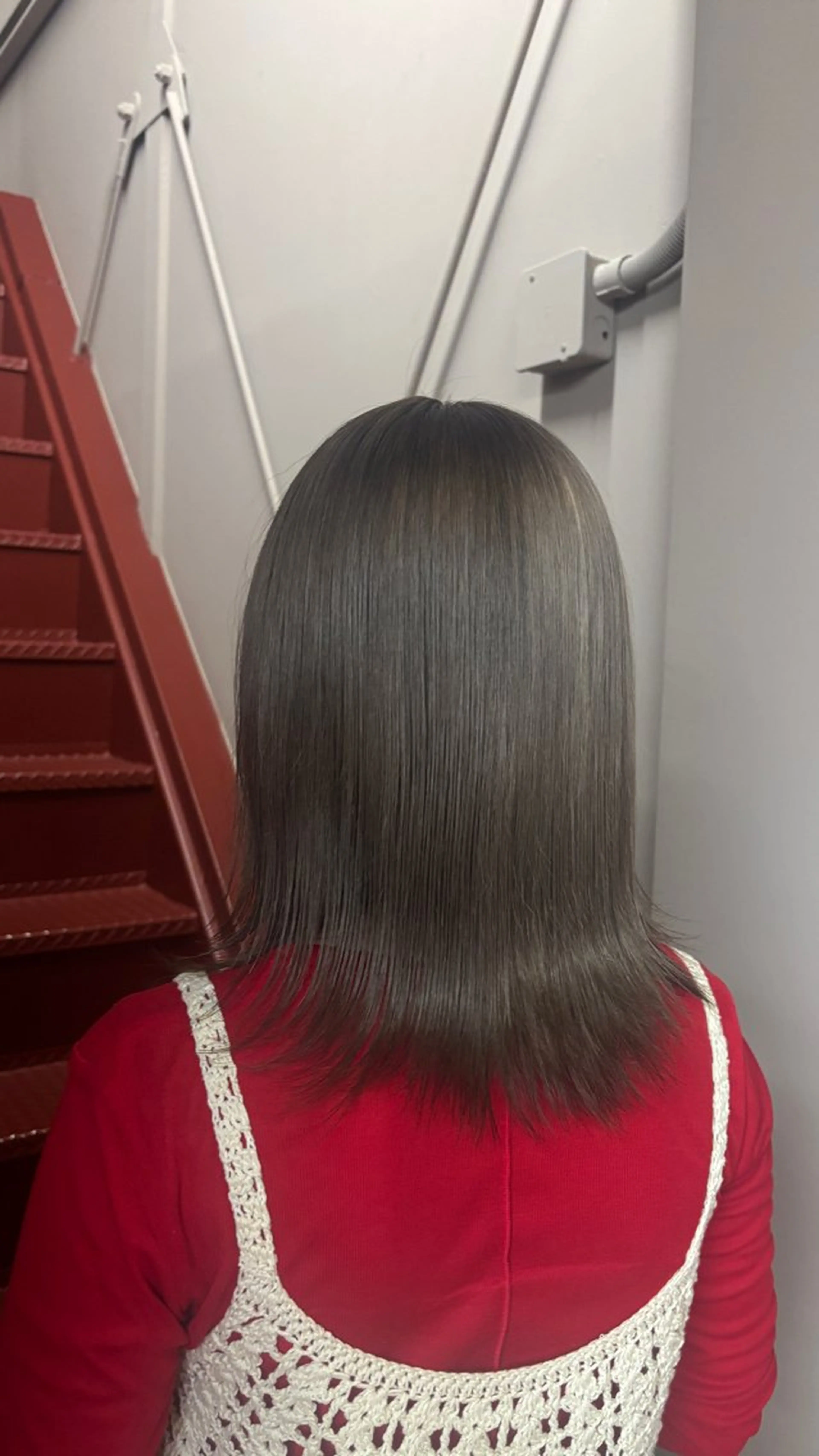 セミロング カラー ブリーチ グレージュ ヘアカラー HIBIKI / ブリーチモデルのヘアスタイル