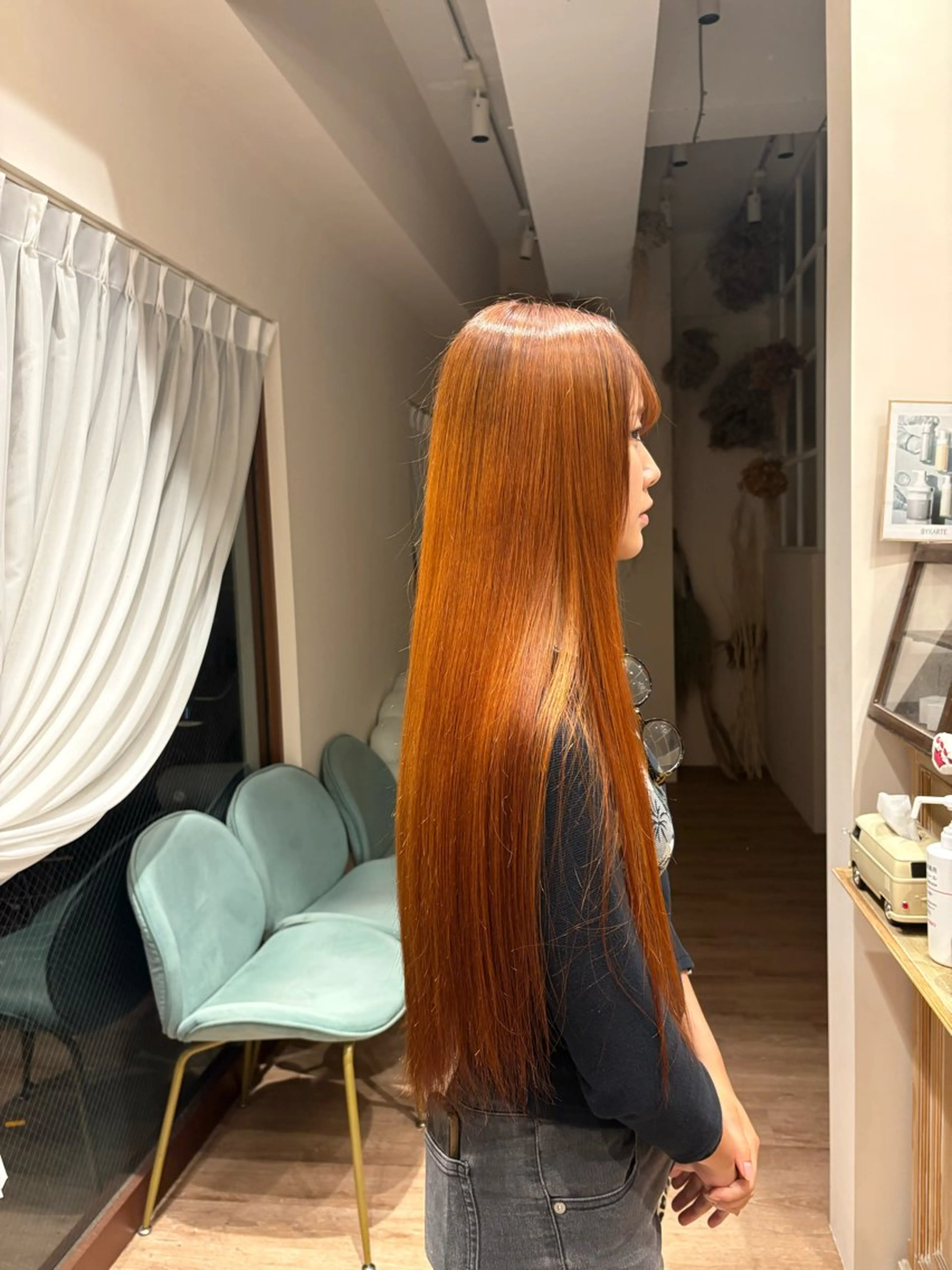 ロング カラー 西本 楓華のヘアスタイル