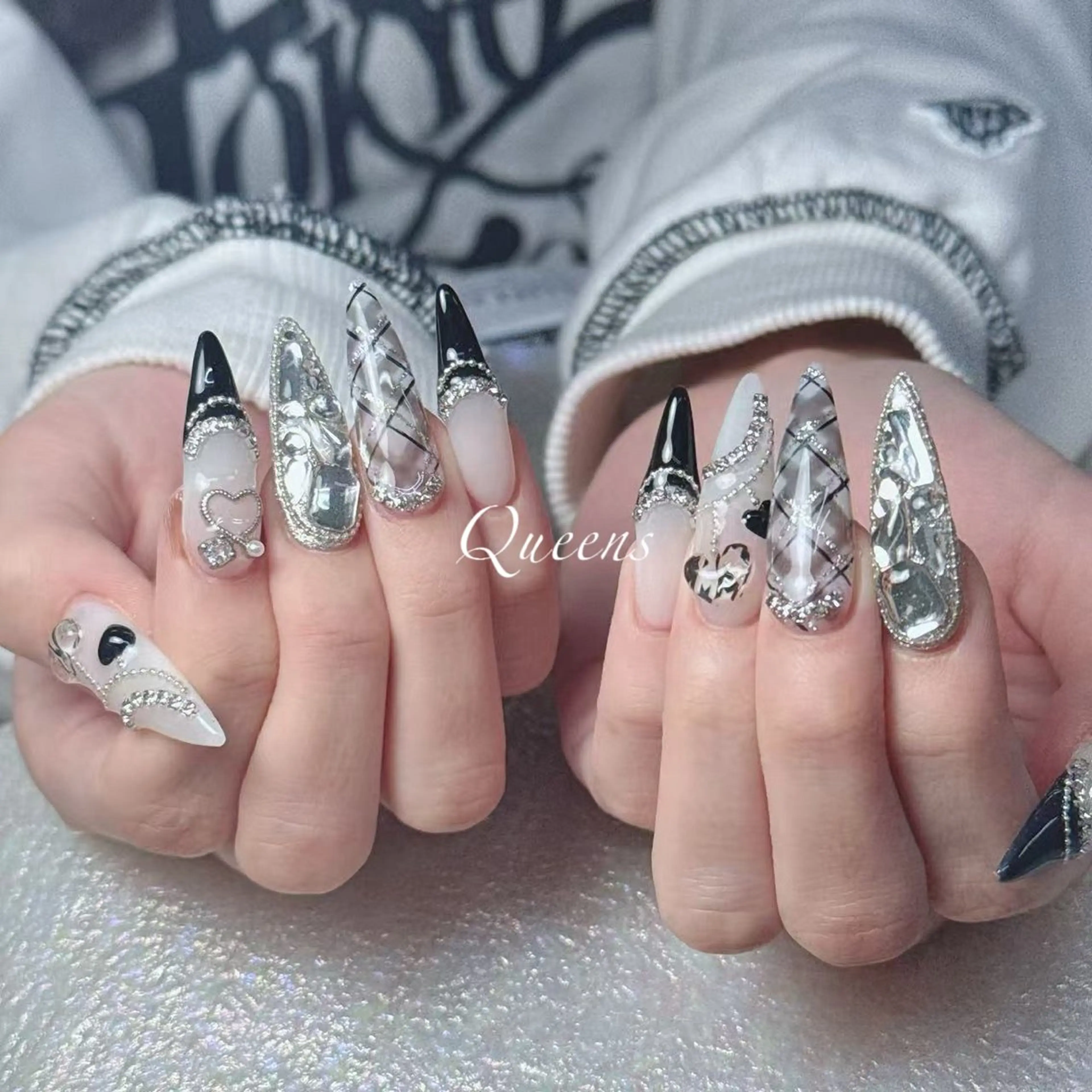 ネイル ハンドネイル Queens 榊 まおのネイルデザイン