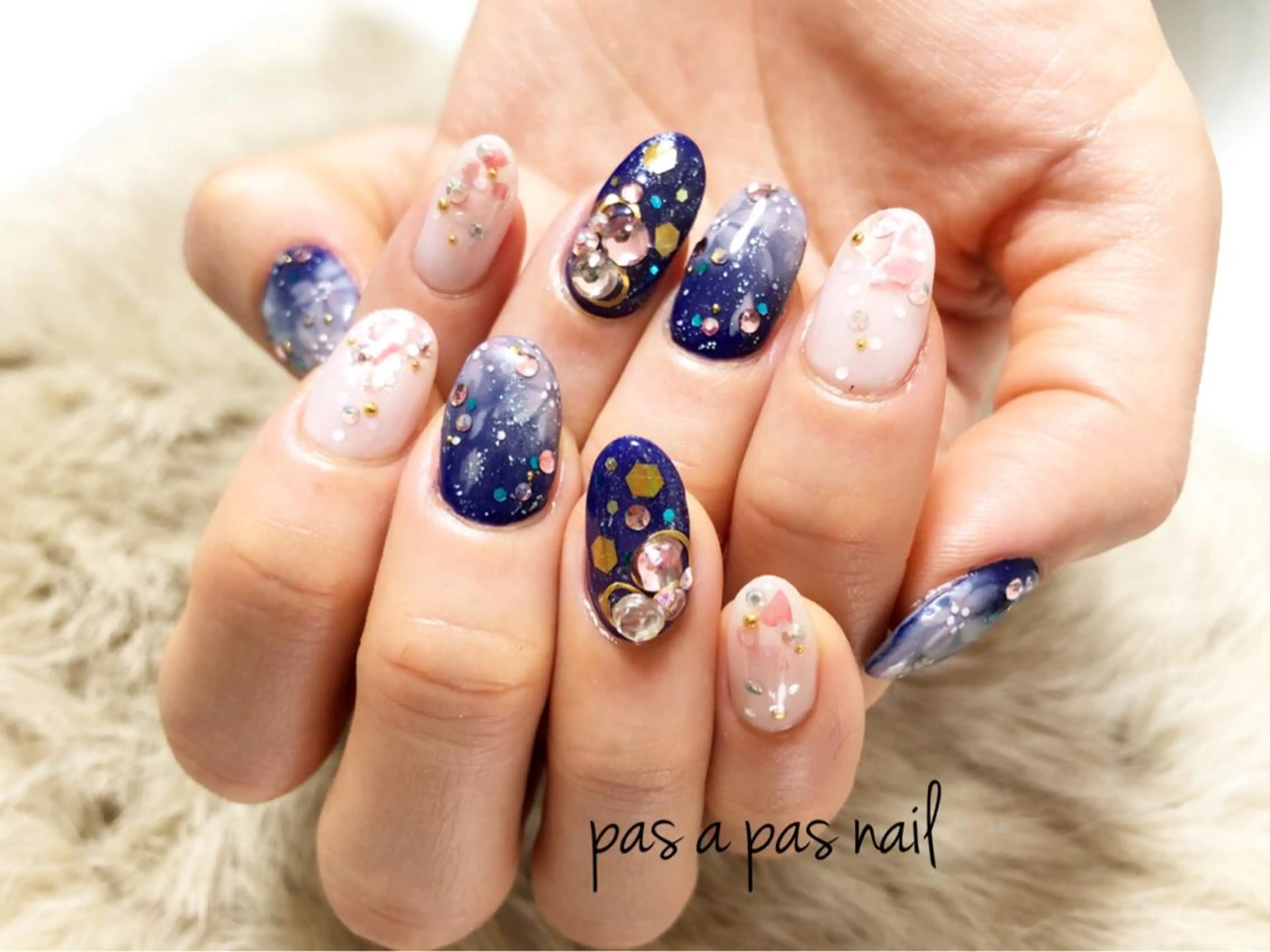 ネイル Yakko pas á pasのネイルデザイン