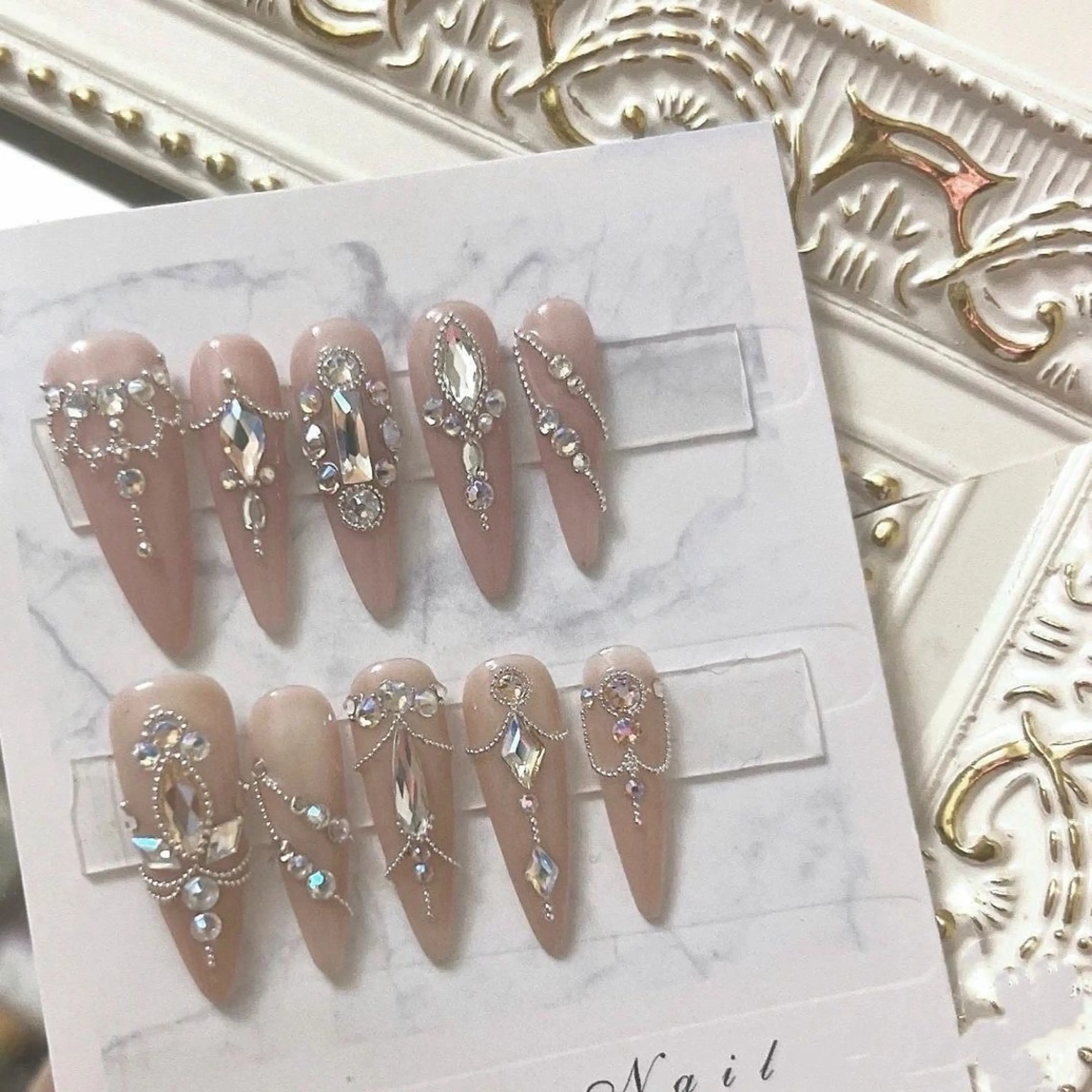 ネイル ETELUNA Nail 銀座店【パラジェル/フィルイン/チップスカルプ/マグネット/ニュアンス】所属・周 テイのネイルデザイン