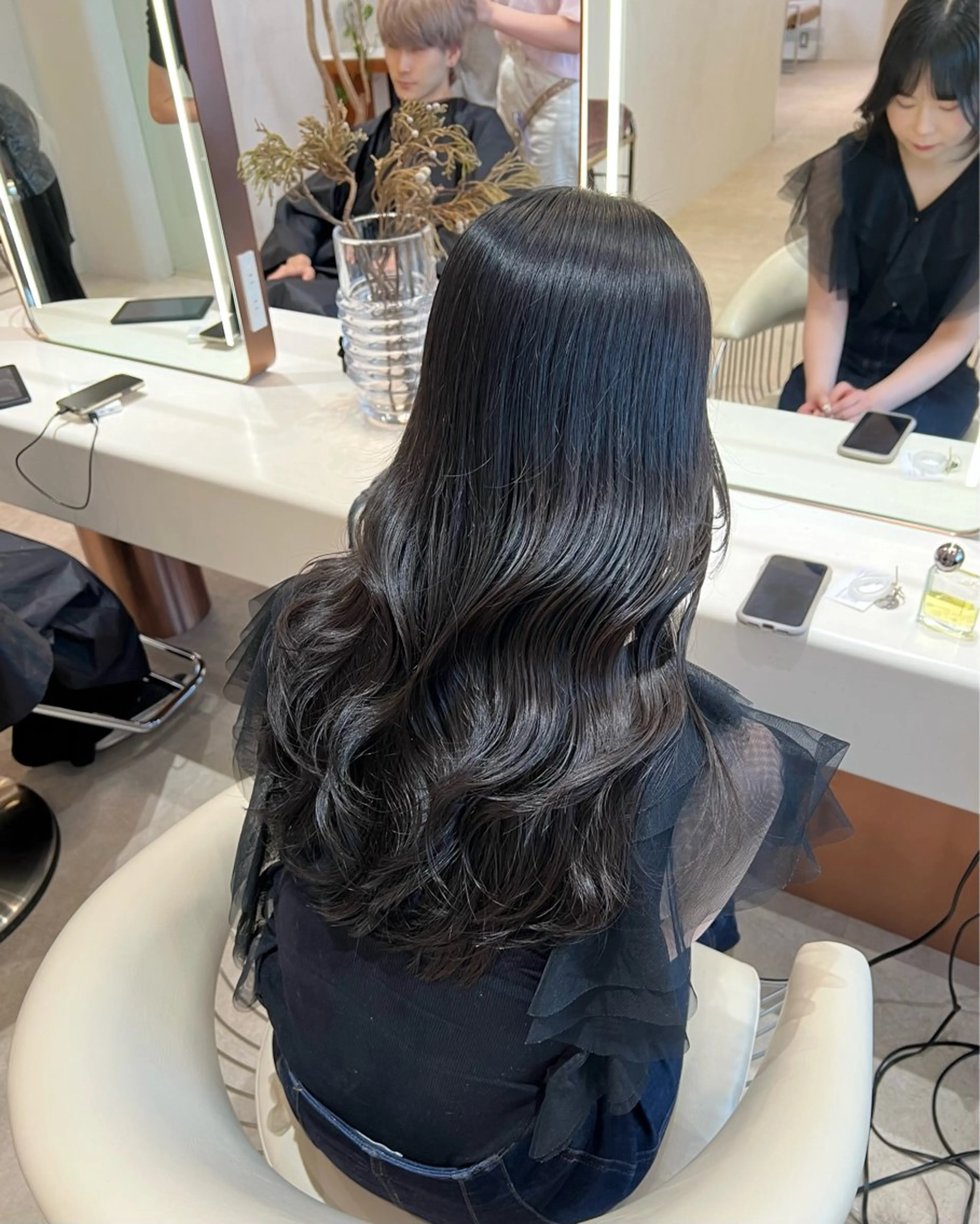 セミロング カラー 黒髪 ブルーカラー ブルーブラック ブルーグレー ラベンダーカラー カット ヘアカラー ヘアセット 韓国レイヤー🇰🇷 韓国研修◎渋谷カイトのヘアスタイル