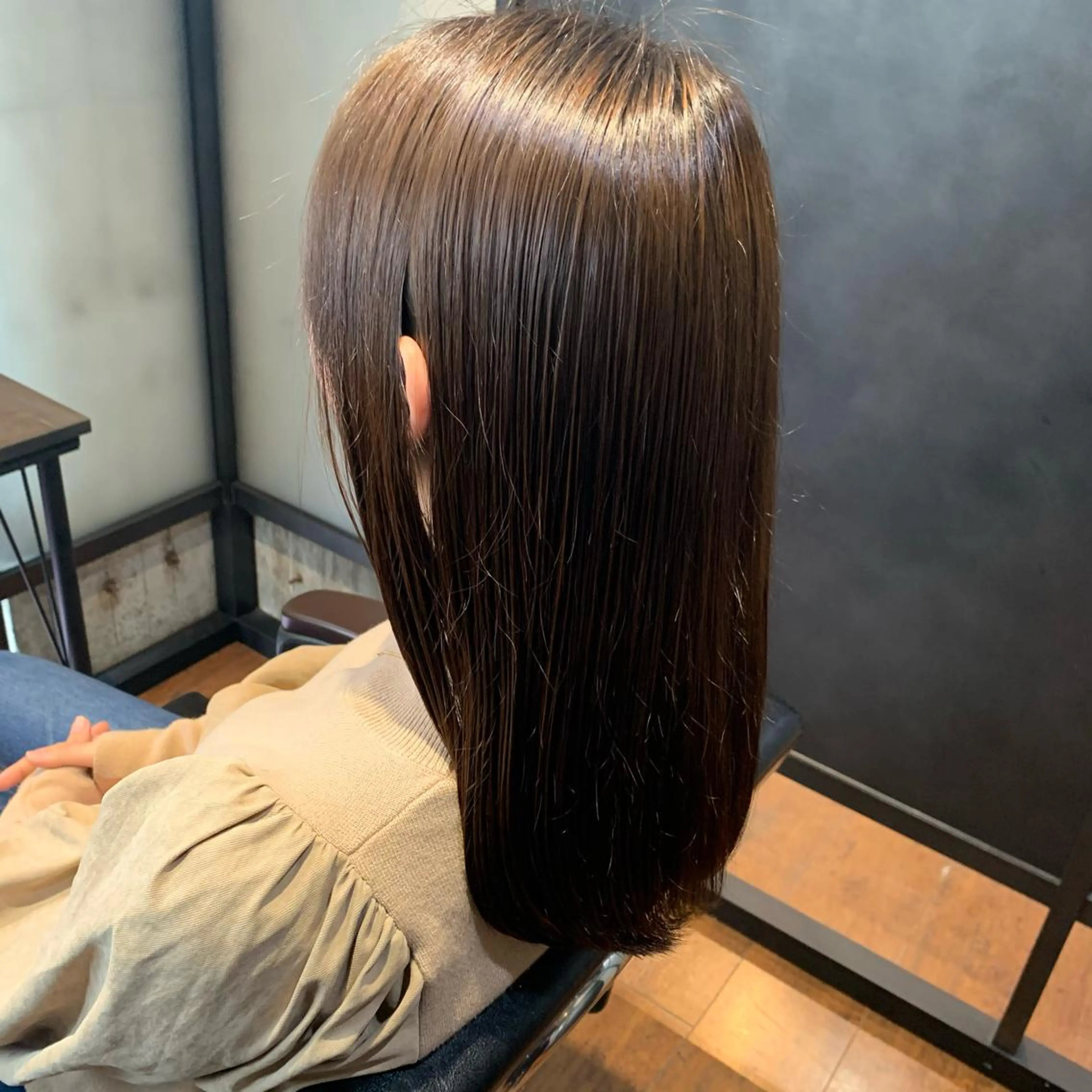 ロング カラー newi TATSUのヘアスタイル