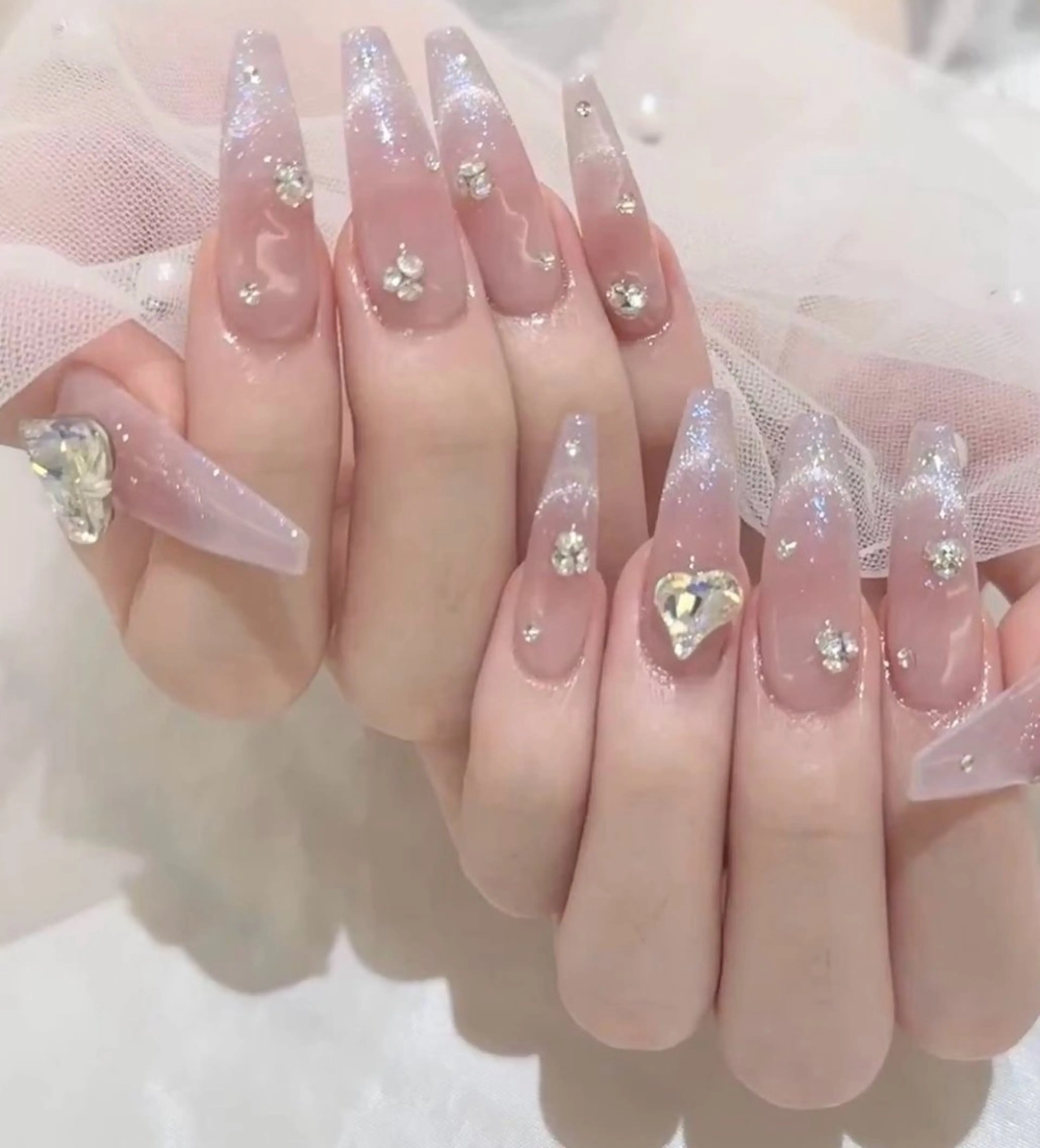 ネイル アートネイル 長さ出し フレンチネイル ジェルネイル キラキラネイル Belle Nail Salonのネイルデザイン