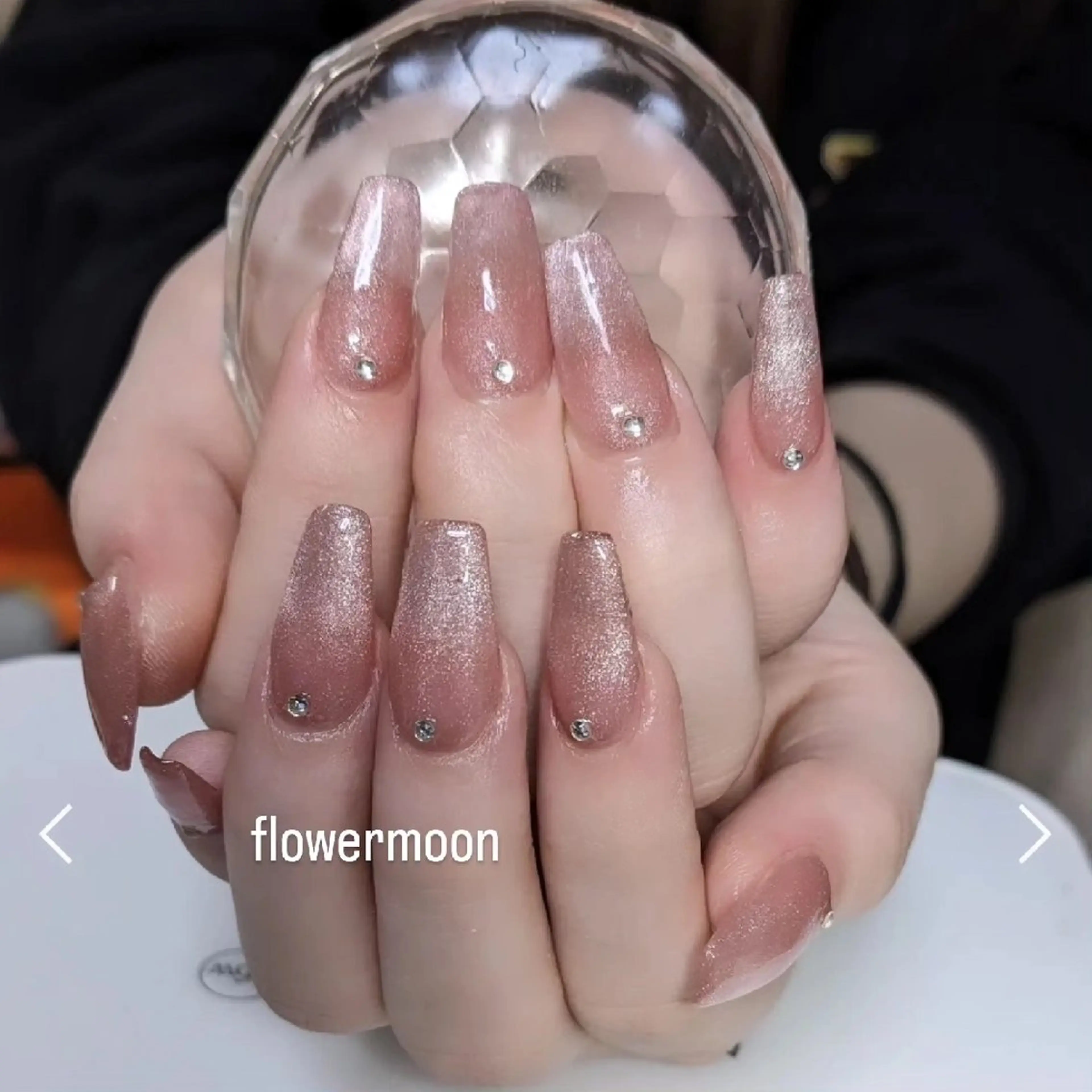 ネイル グラデーション マグネットネイル フラワー ムーンのネイルデザイン