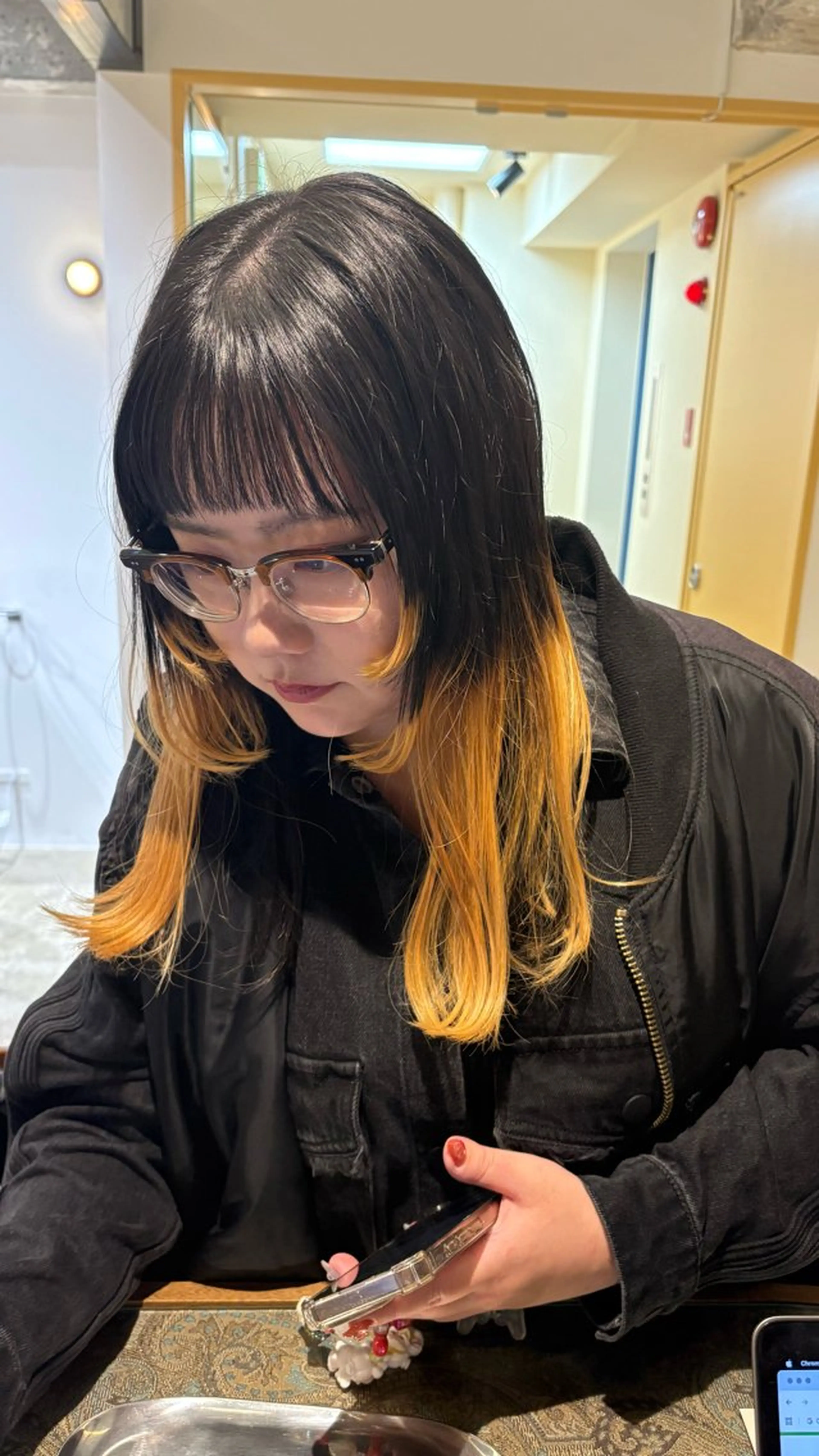 ロング カラー 抜きっぱなしブロンド パ ルのヘアスタイル