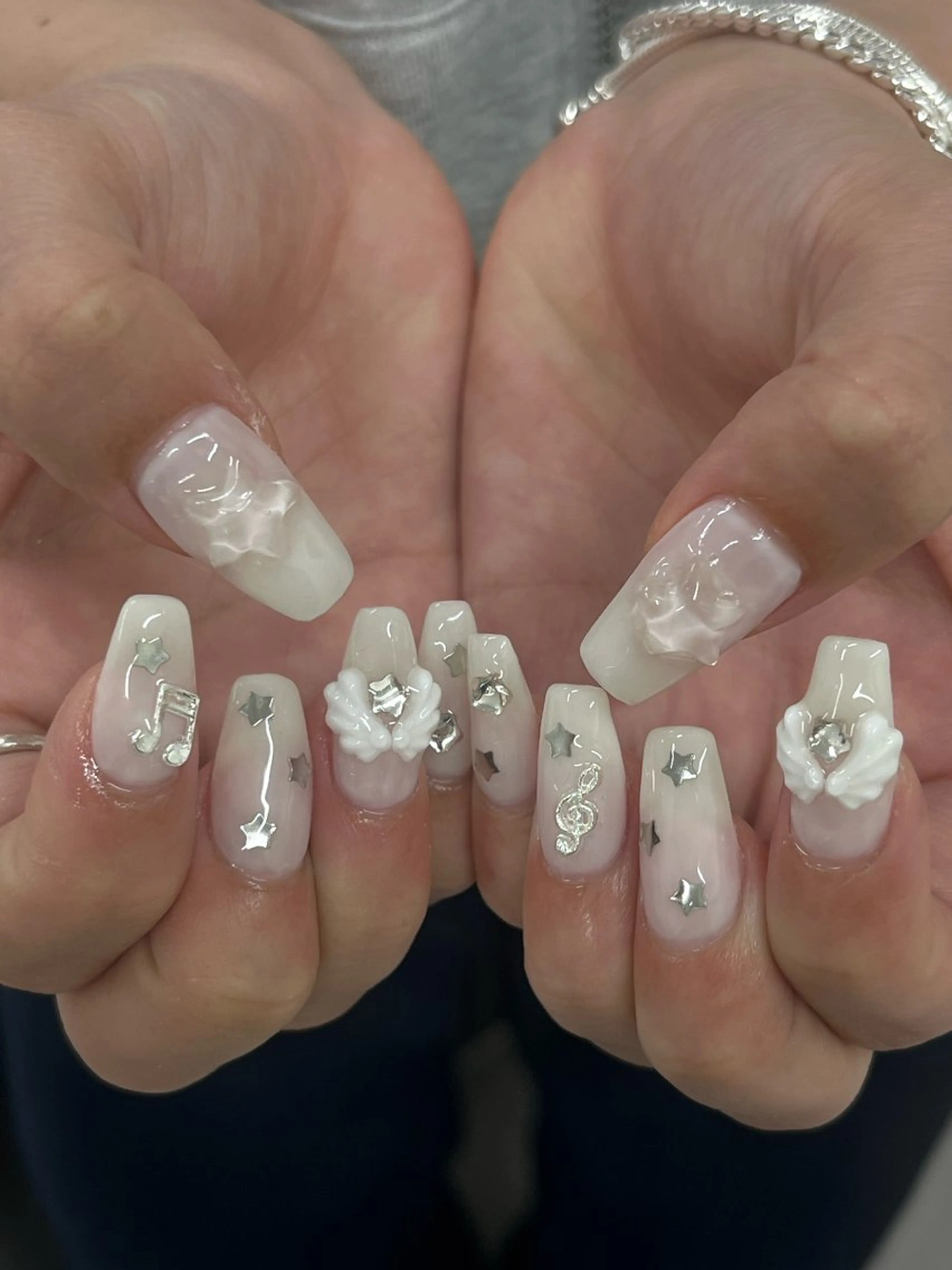 ネイル ハンドネイル schon 🎀saraのネイルデザイン