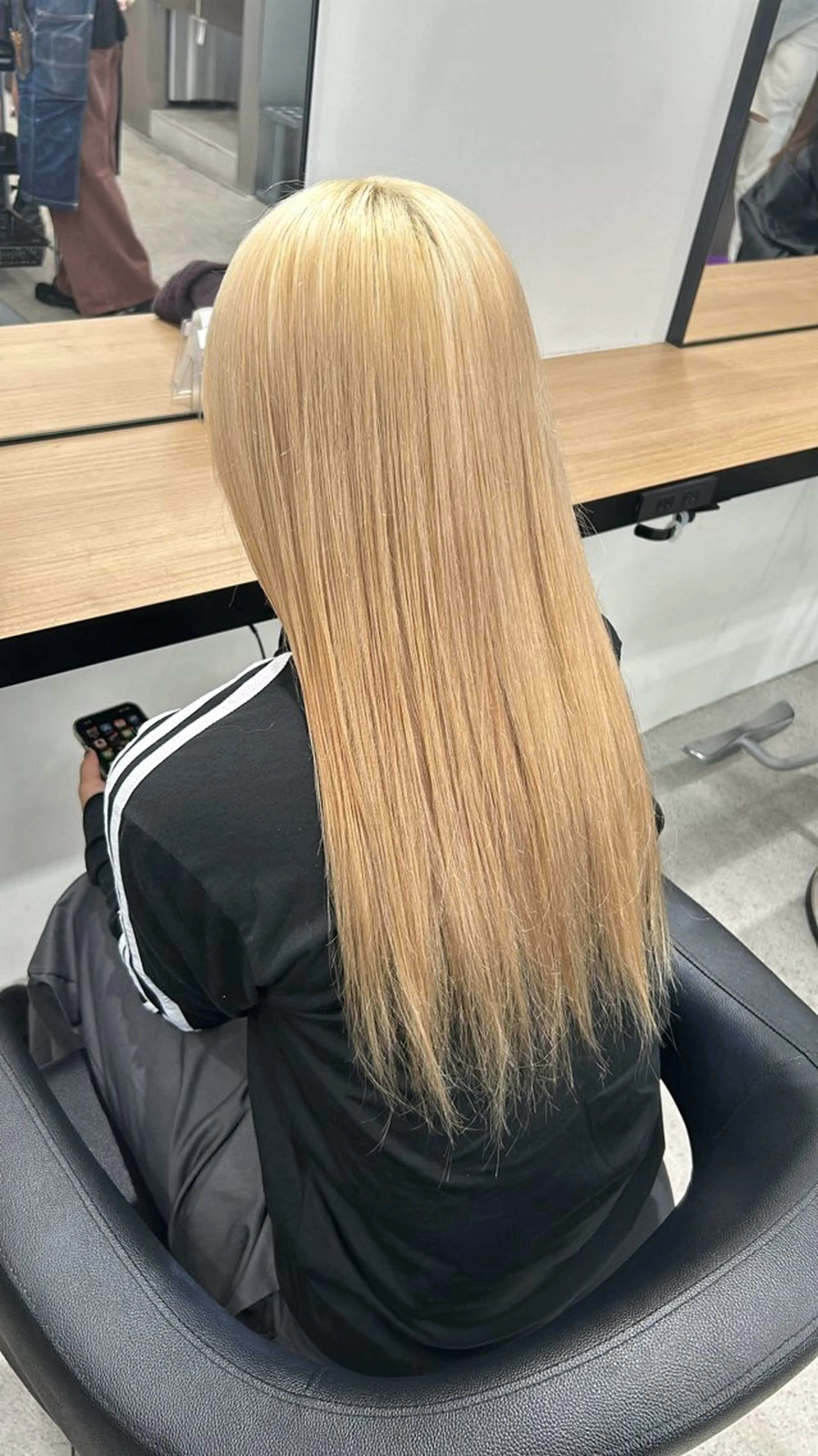 ロング メンズ ヘアカラー トリートメント 艶感ミルクティー🤍 色落ち綺麗🤍ともやのヘアスタイル