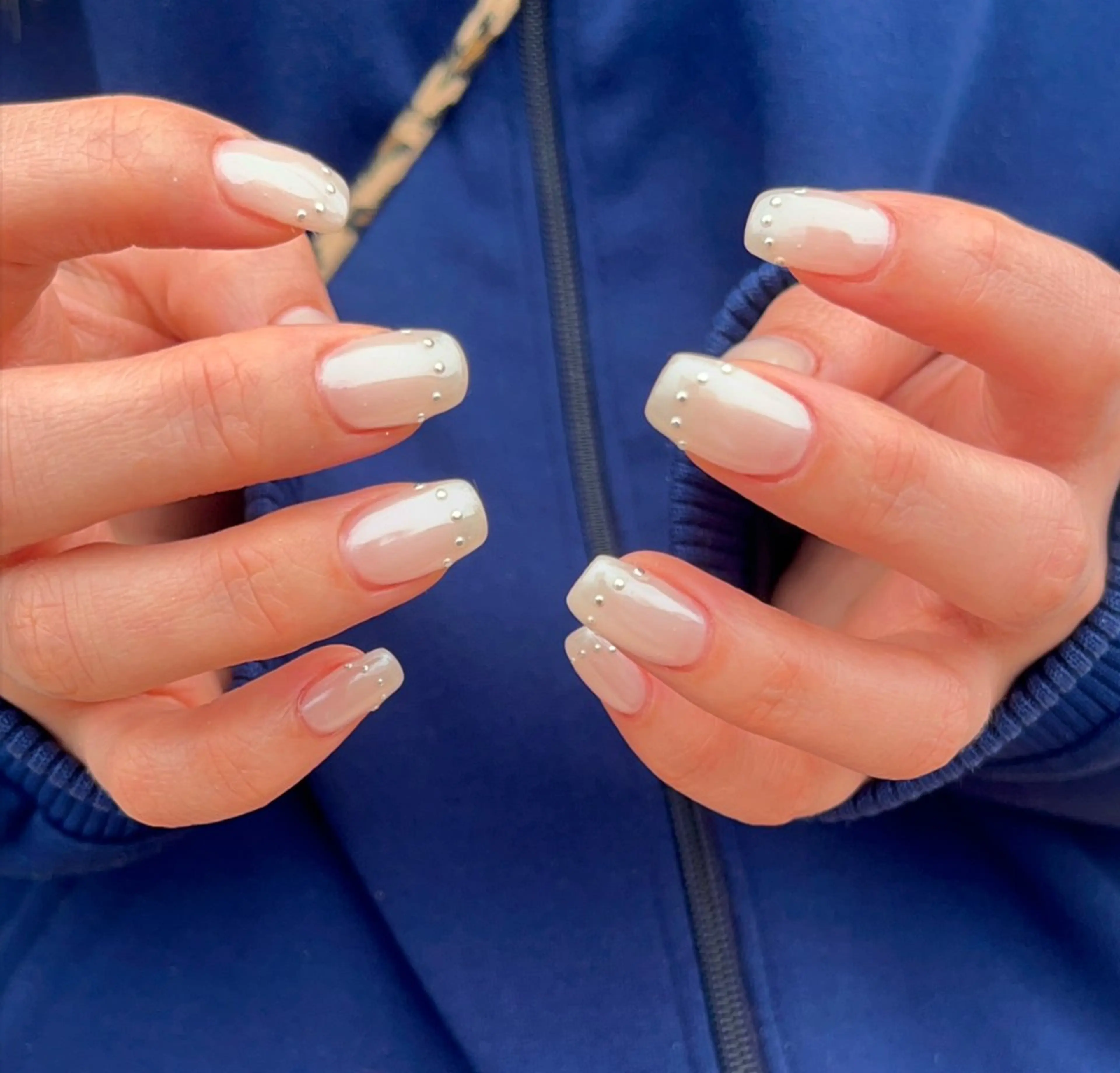 ネイル オーロラネイル ホワイト 🎀Earth chihiro🤍のネイルデザイン