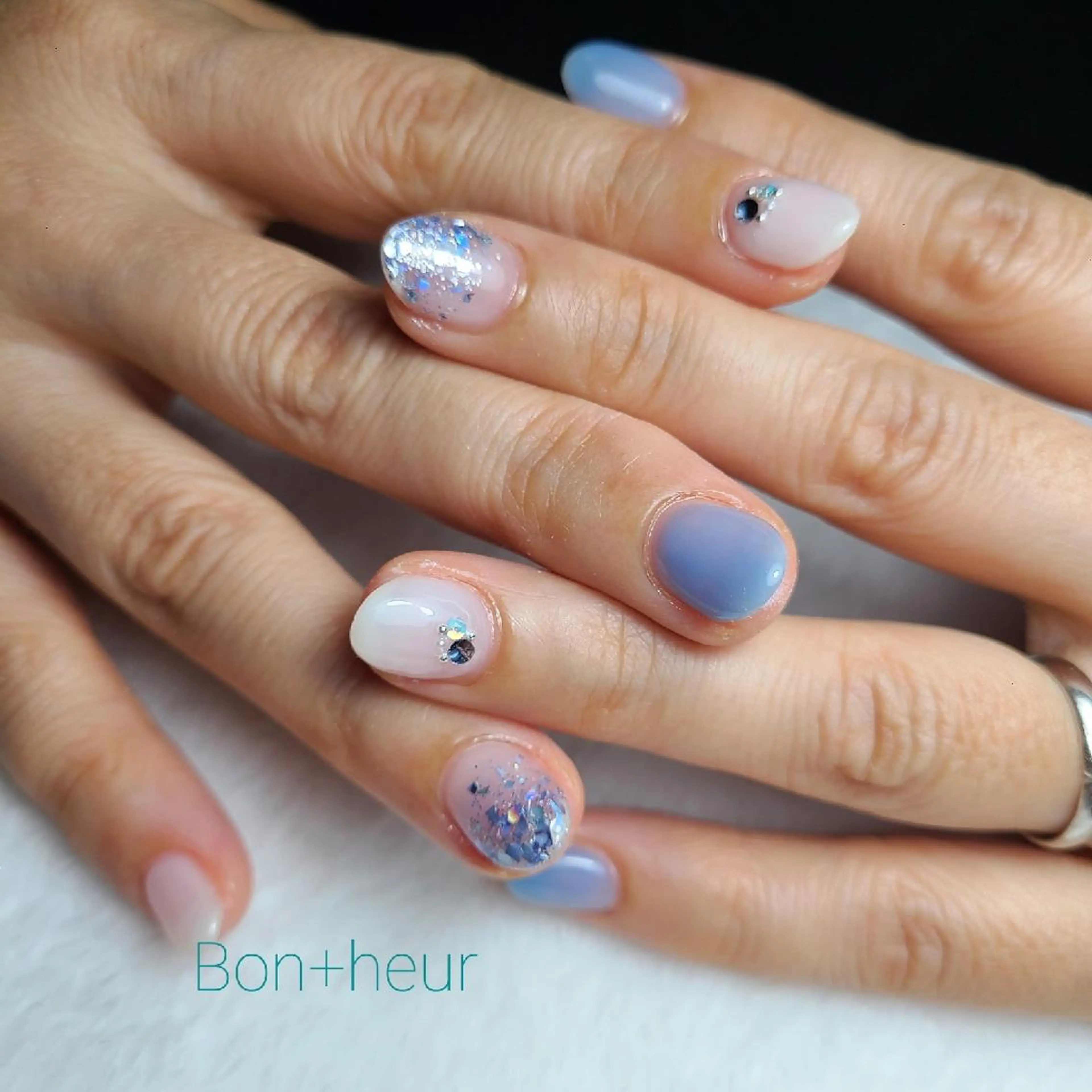 ネイル ジェルネイル グラデーション 氷ネイル・うるうるネイル キラキラネイル ラメ(グリッター) 宮口 紗子のネイルデザイン