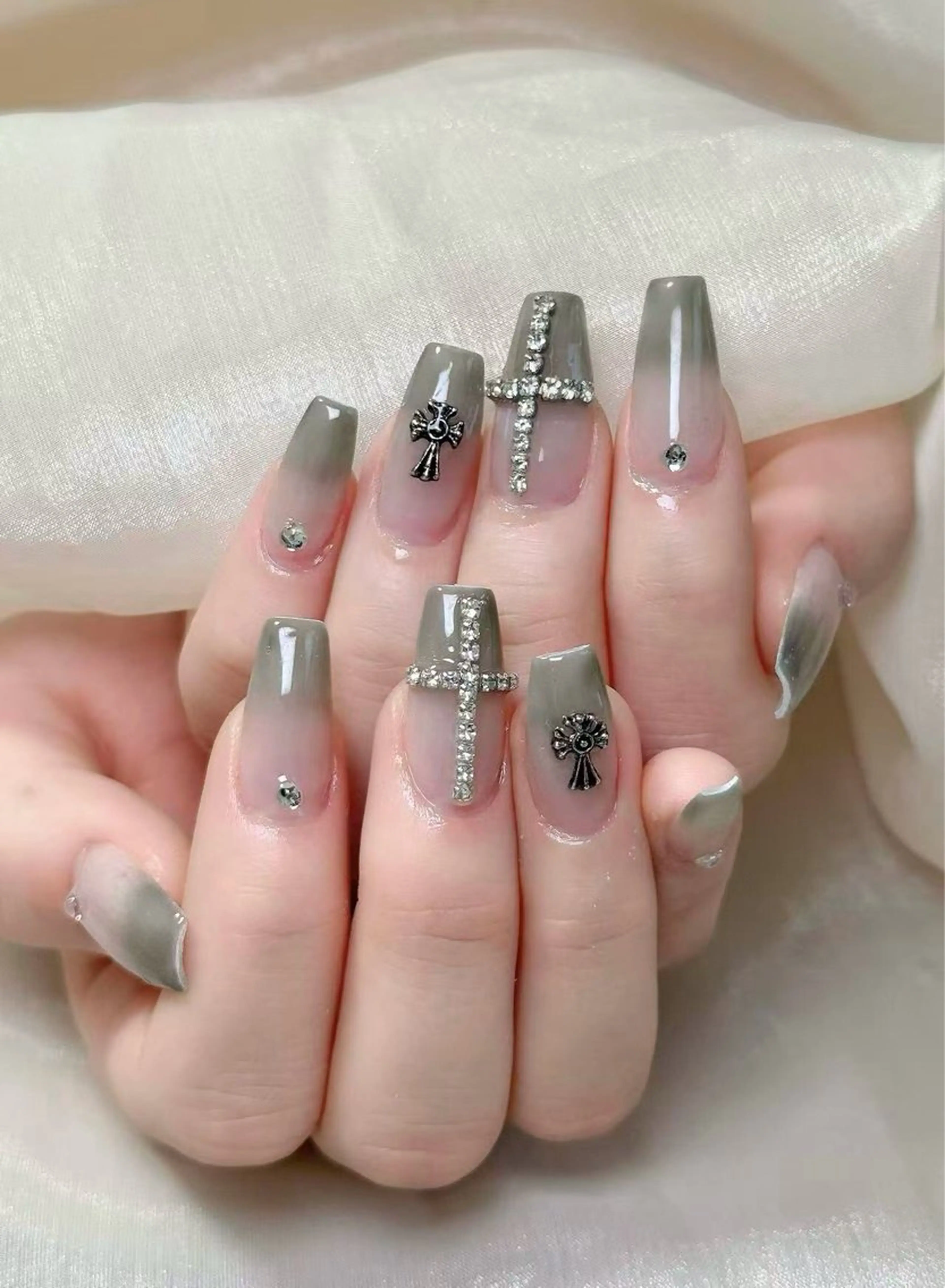 ネイル ハンドネイル 小 雨のネイルデザイン